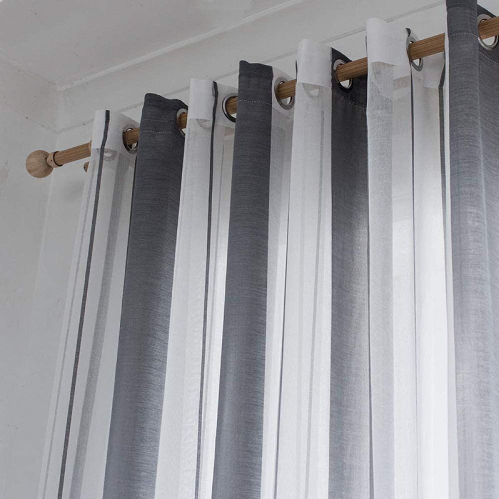 Voile rideaux panneau filtrage de la lumière gris contre le vis-à-vis