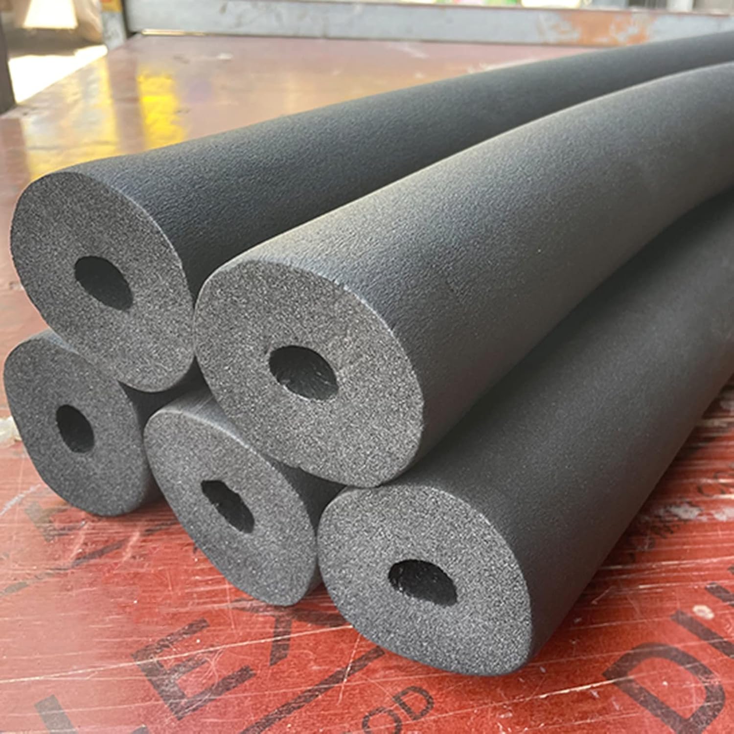 Foam Tubing Black Pipe Insulation 1in ID Rubber Tubular Pipe Insulation