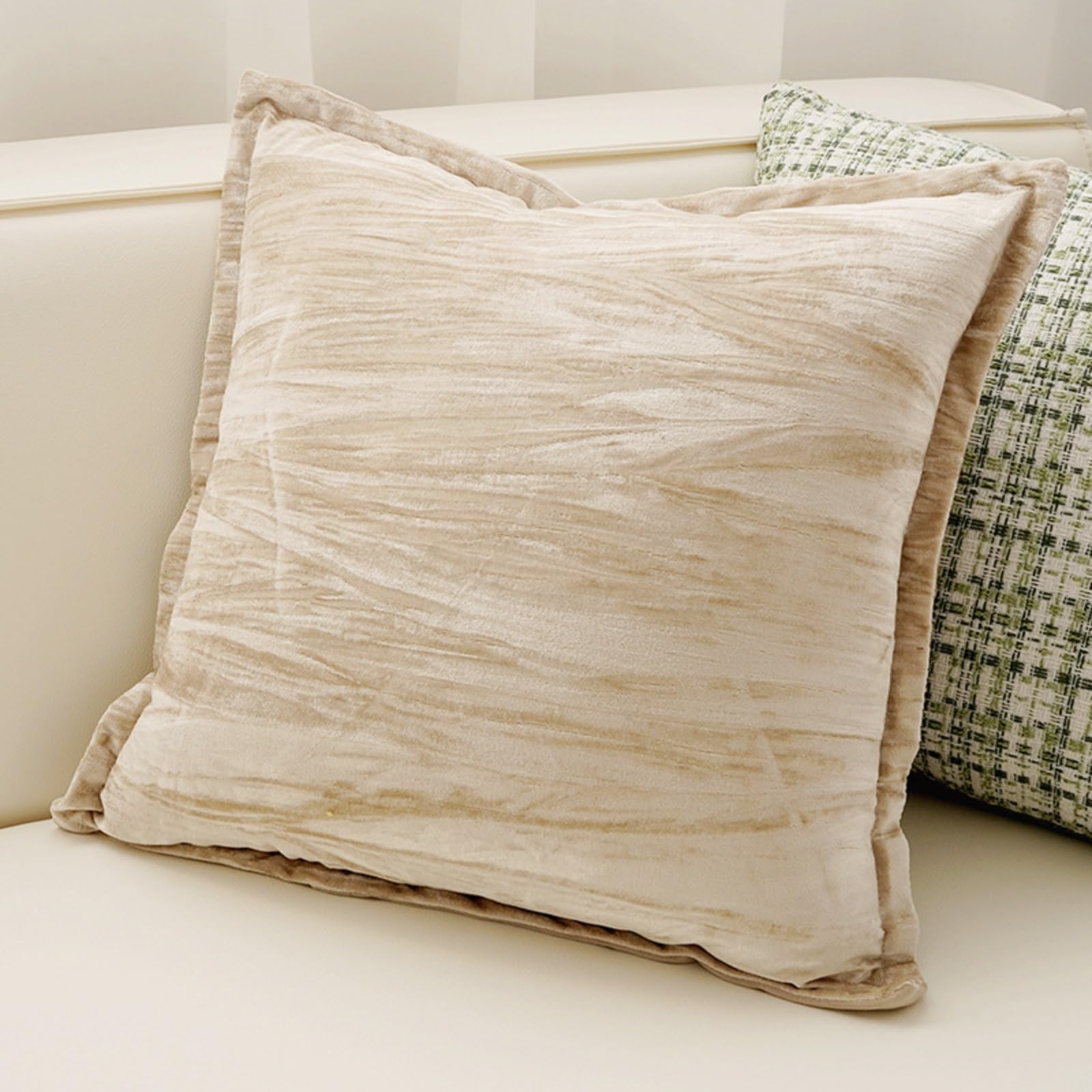 Housse de coussin de style antique en milky khaki avec finitions haut de gamme