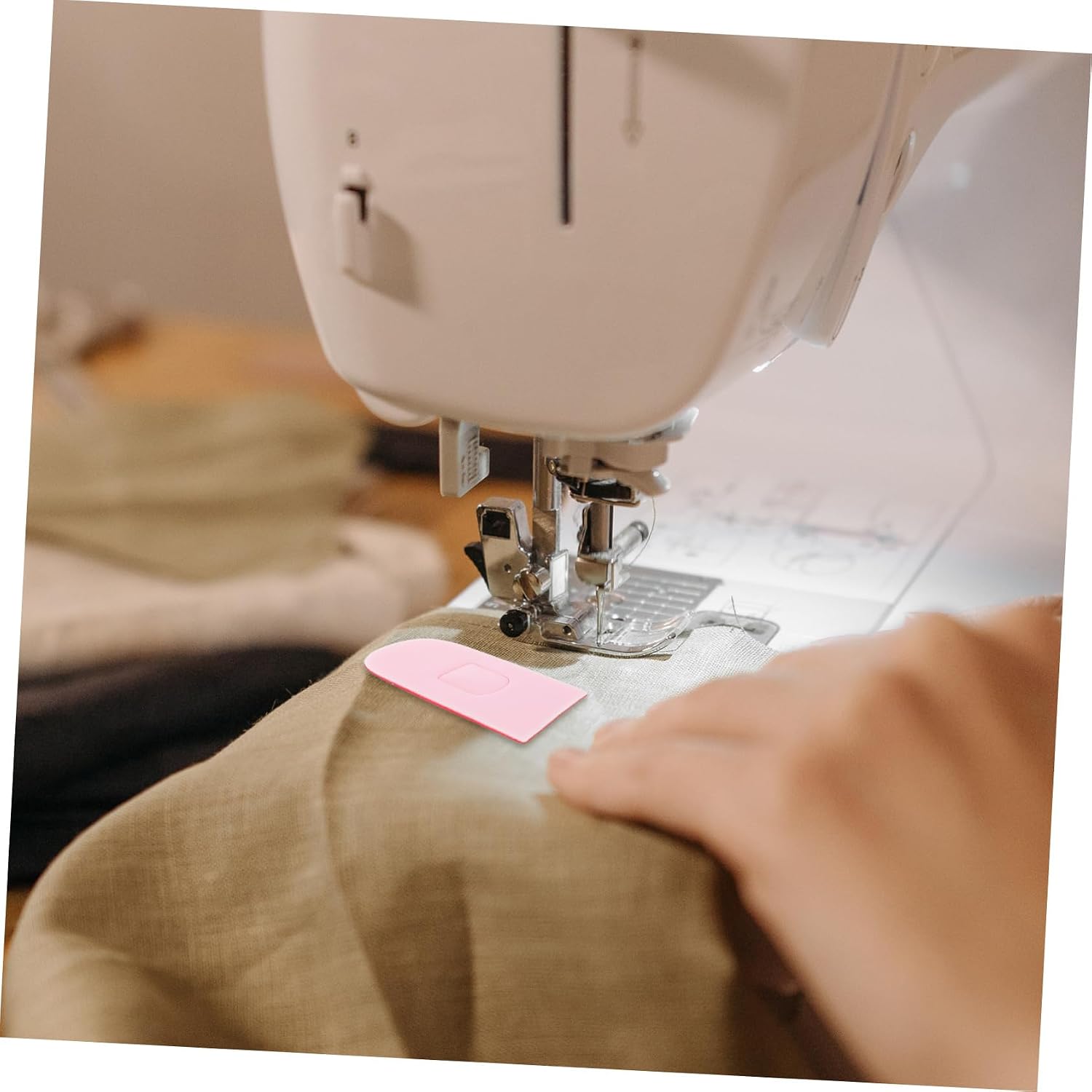 TEHAUX 20pcs Adhesive Presser Foot Pads for Sewing Machines Durable Plastic Bottom for Overlock Machines Easy Application Lightweight Compatibility with Serger and Standard Sewing