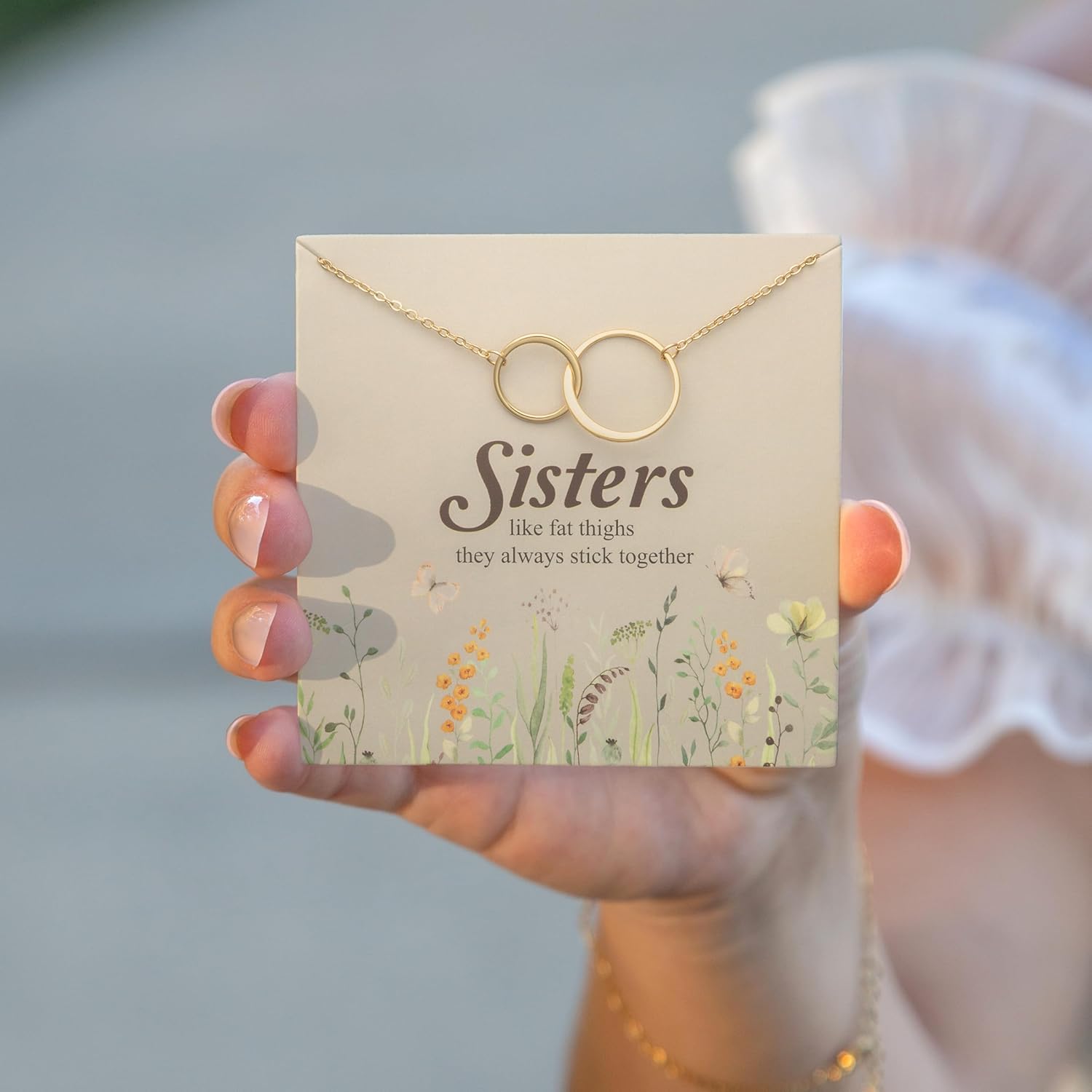 Suavell Sister Necklace – Sterling Silver Interlocking Double Circle Necklace Jewelry for Women – Meaningful Birthday Gift for Sister, Maid of Honor Gift or Bridesmaid
