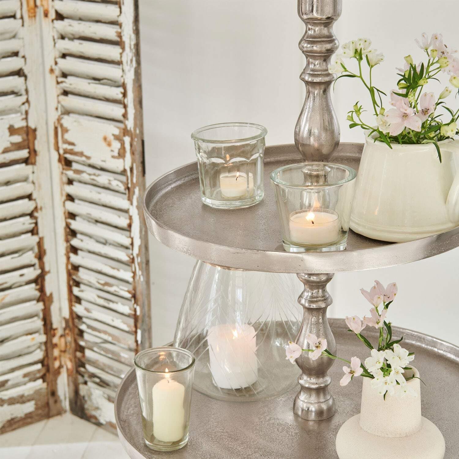Loberon Etagere Magonie, Fünfstöckiges Deko-Highlight, Imposante Höhe, Hochwertiges Antik-Finish, Dekoration, Aluminiumguss, antiksilber
