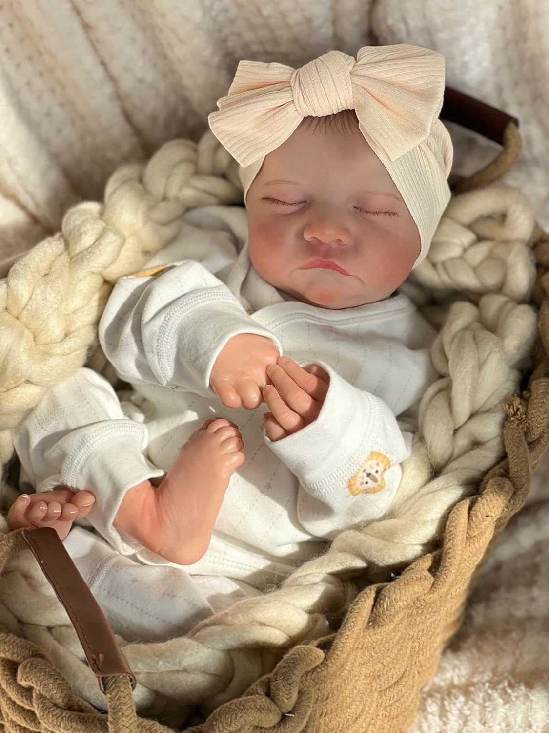 TKYFOYS Reborn-Baby Dolls 19 Inch Reborn Dolls Realistic Newborn Baby Dolls Body Poseable Soft Vinyl Body Girl Like a Lifelike Baby with Feeding Kit Gift Box for Kids