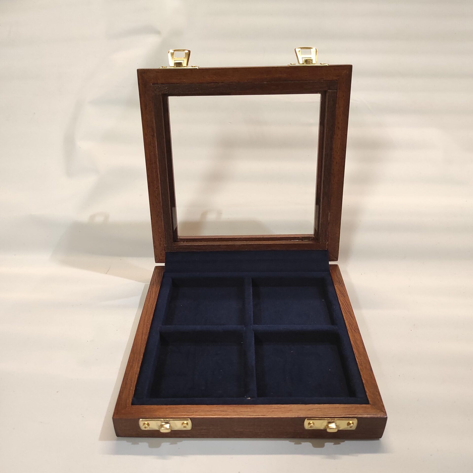 Vitrina para Monedas 4 Compartimentos 60x60mm, Madera y Terciopelo, Estuche Coleccionista Artesanal Personalizable