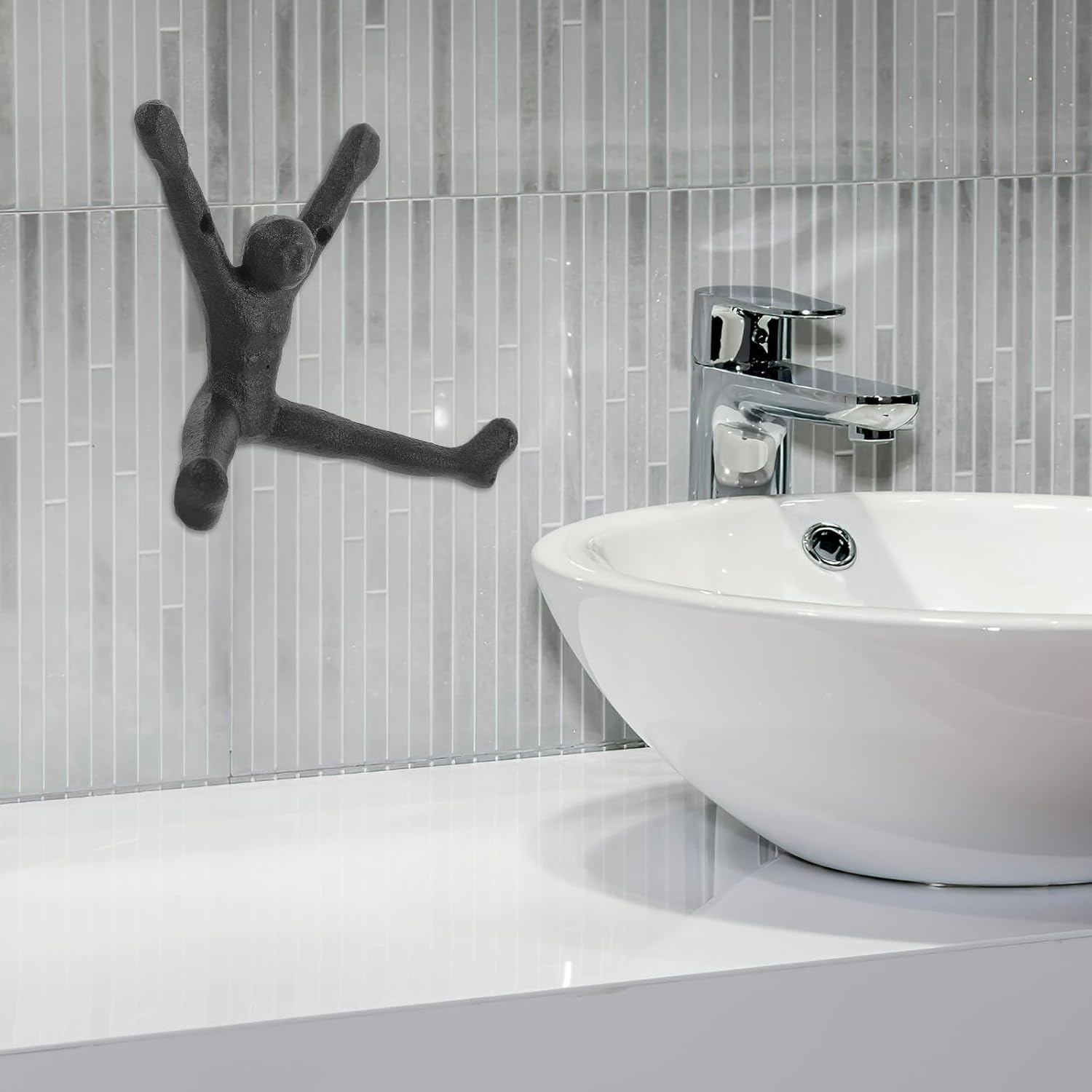 minkissy Cast Iron Wall Coat Hooks Climber Design 2pcs Decorative Wall Mounted Hangers for Clothes Bags Keys Home Storage Organizer