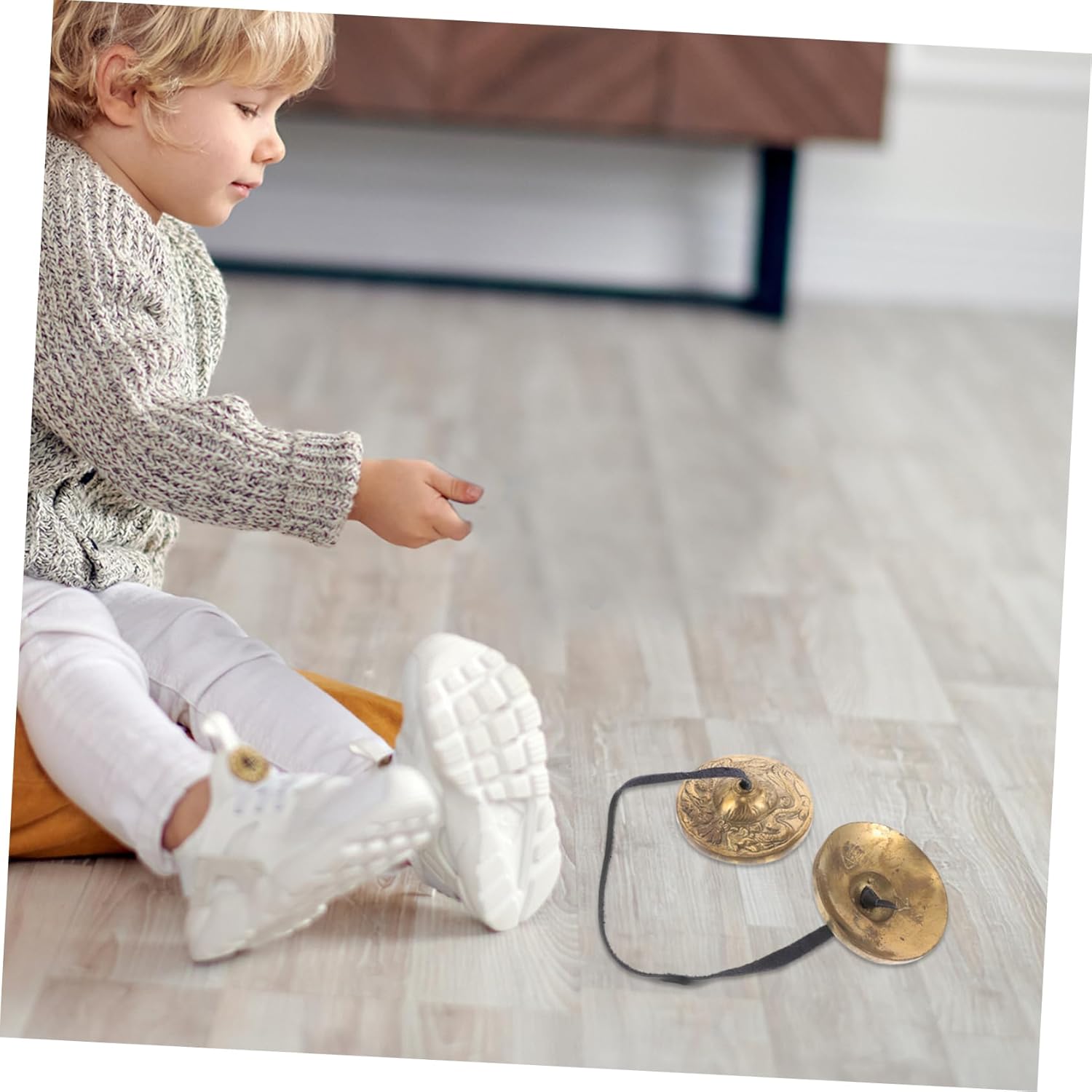 1Pair Nepal Copper Finger Cymbals Durable Percussion Instrument for Yoga Mindfulness Spiritual Sound Quality Comfortable Elastic Band for Easy Playing for Tibetan Rituals