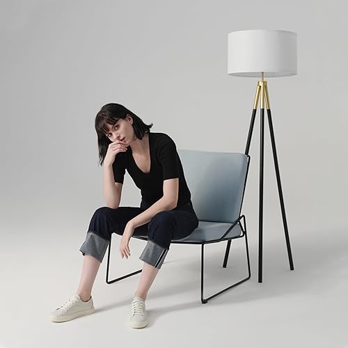 Miniatura 4 de Brightech Levi - Lámpara de pie LED, gran decoración de sala de estargranja, lámpara de trípode negra y dorada para salas de estar y oficinas,
