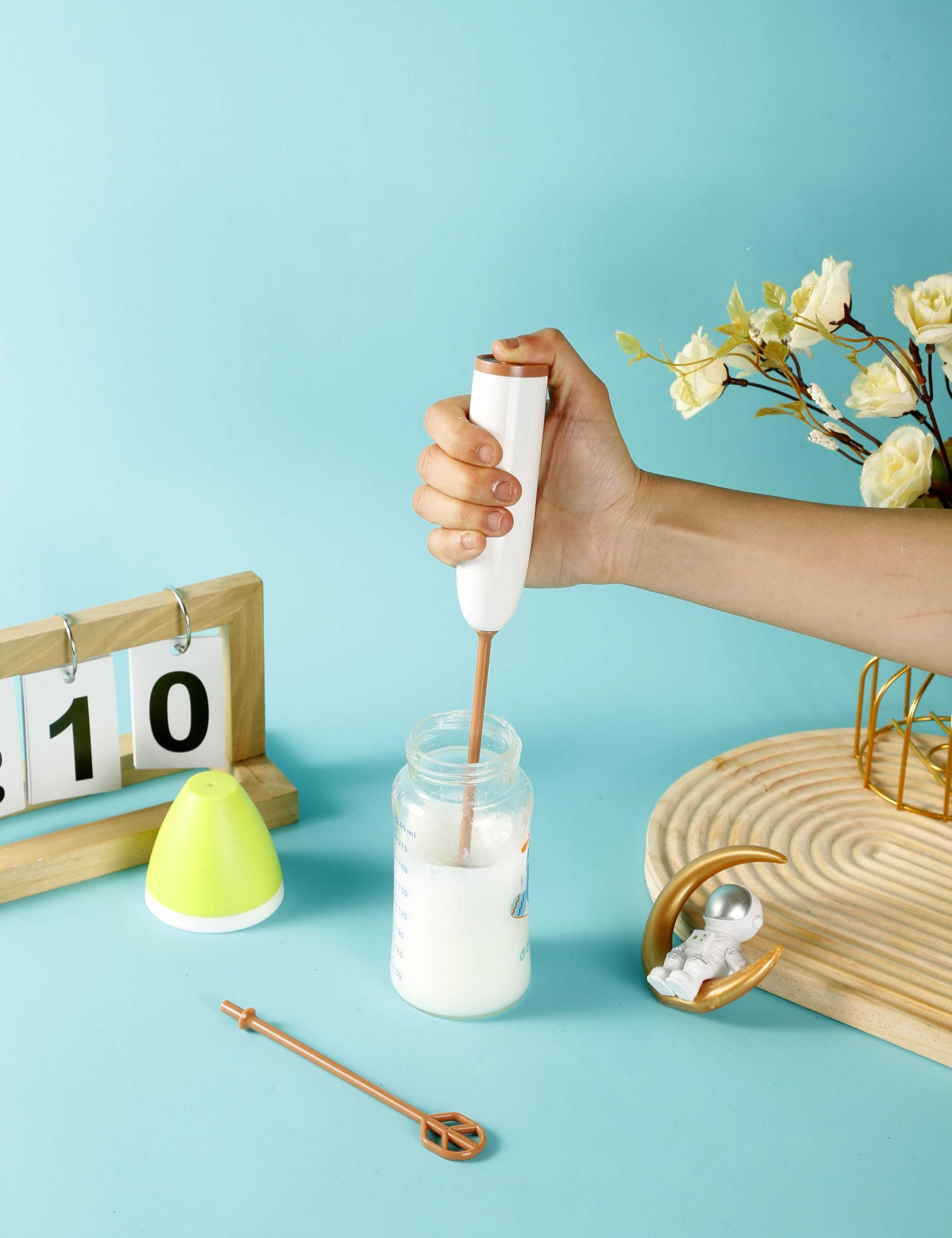 DOOBAANN Handheld Electric Baby Formula Mixer,Handheld Drink Mixer (Off White)