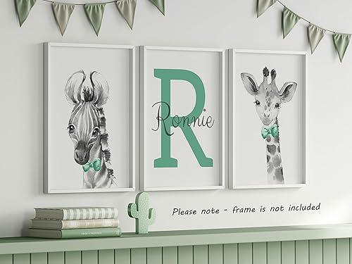 Miniatura 7 de Juego de 3 pósteres de animales de safari para niños, habitación del bebé, sin marco, con nombre personalizado, corbatín azul, verde, amarillo,