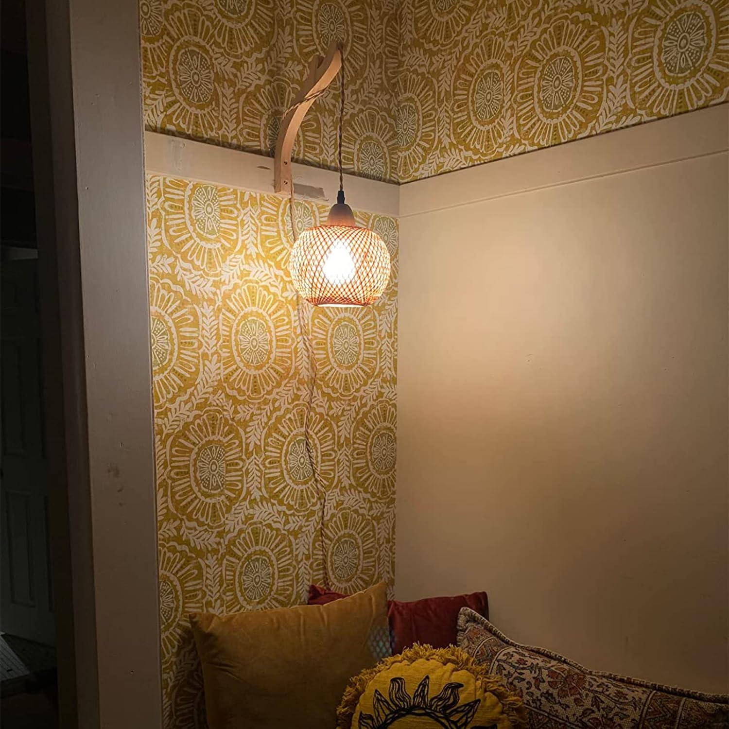 Drewniana Lampa Ścienna Wewnętrzna, Vintage Lampa Ścienna z Wtyczką i Przełącznikiem, Latarnia Bambusowa E27 Retro, Rattanowa Kinkiet do Sypialni Salonu (Bez Żarówki)