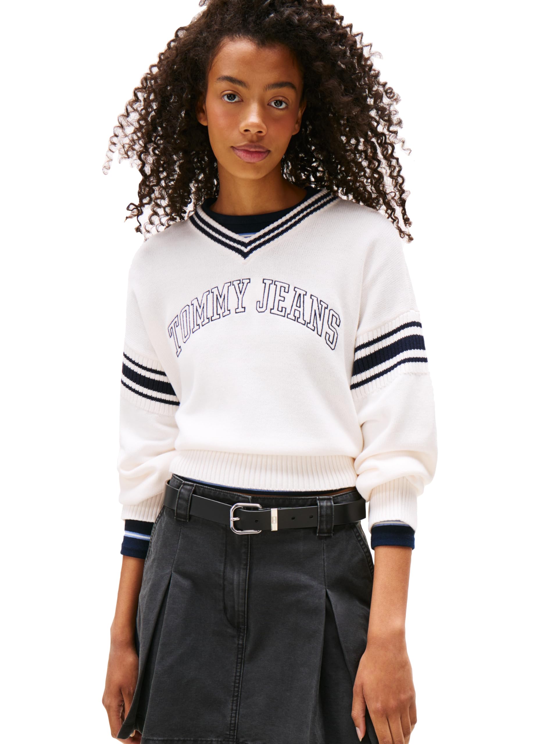 Tommy Jeans Women's Medium Weight Pullover V-neck Sweater With Printed Logo