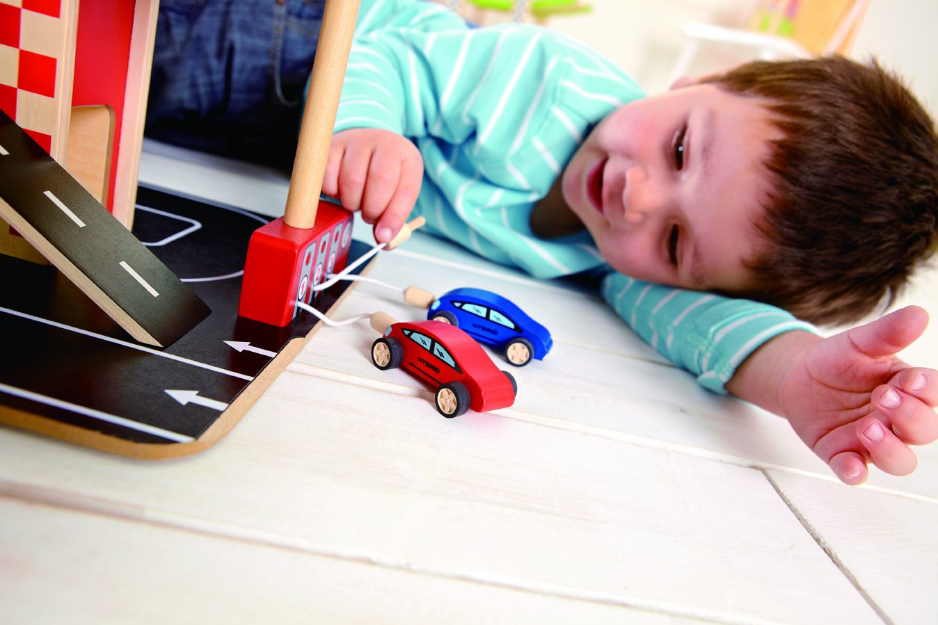 Hape E3002 - Garage Parcheggia e Vai