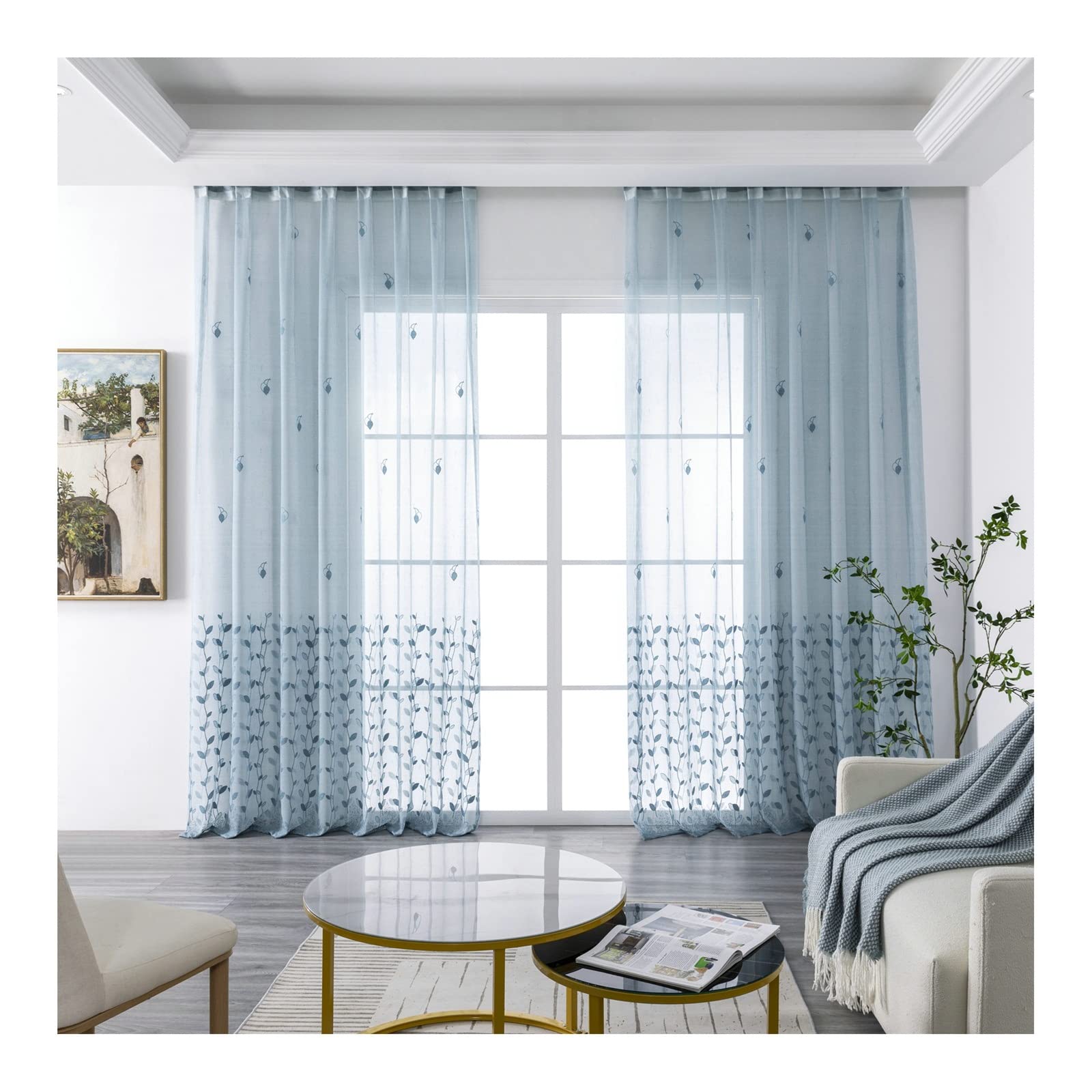 Cortina de salón azul semitransparente ideal para crear un dormitorio relajante y luminoso
