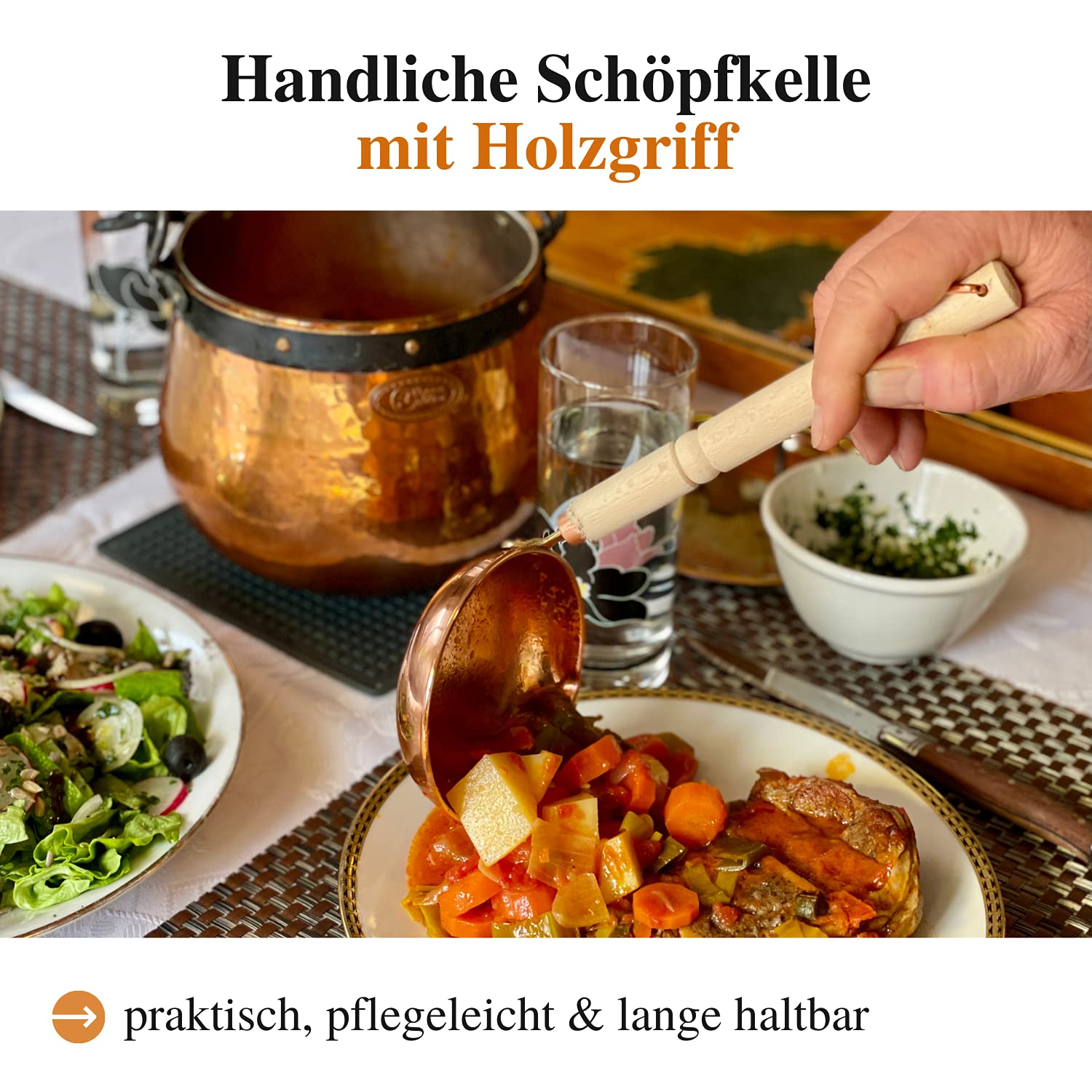 CopperGarden Schöpfkelle mit Holzgriff I Schöpflöffel aus blankem Kupfer I flache Suppenkelle mit Gießspitze I Schöpfer mit Haken zum Aufhängen I Kelle mit 28 cm Länge & 10 cm Durchmesser