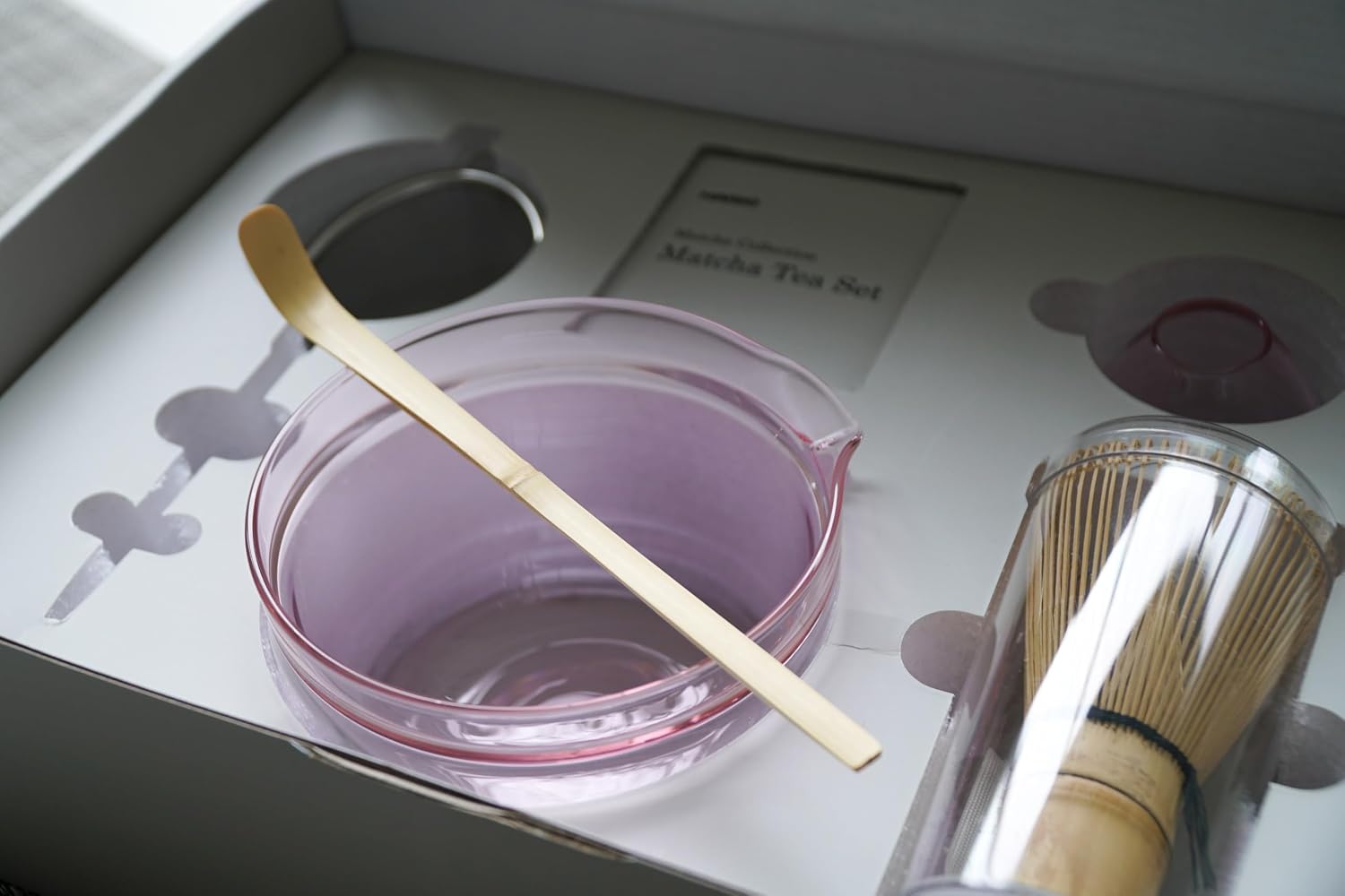 HARIO Matcha Tea Set (Pink) – Double-Walled Glass Matcha Bowl with Chasen Whisk, Whisk Stand, Chashaku Scoop & Tea Sifter, Complete Japanese Matcha Kit, Gift