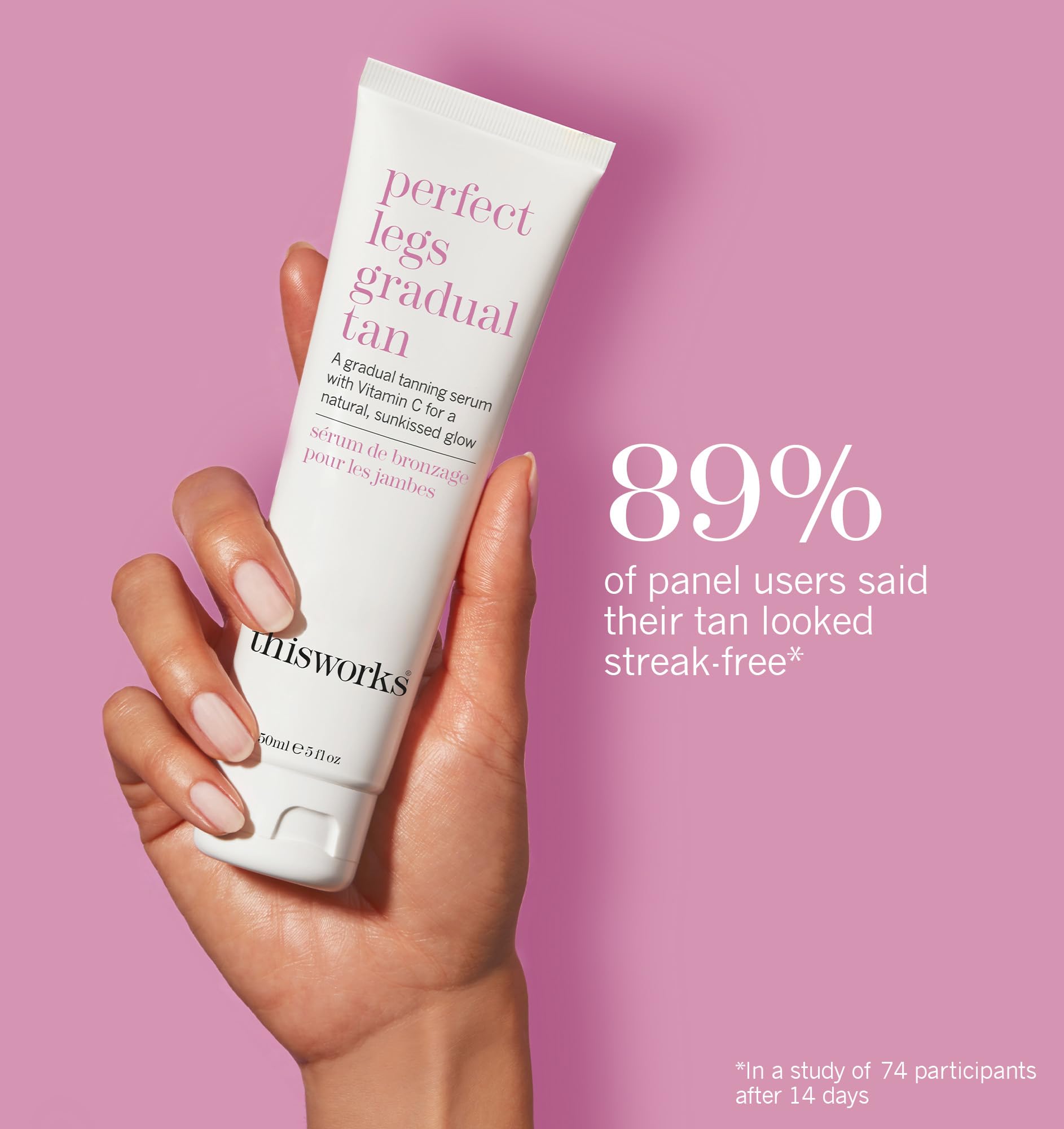 This Works Perfect Legs Gradual Tan, 150 ml – serum samoopalające bez smug z witaminą E, masłem shea i olejkami eterycznymi – nawilżający stopniowy balsam do opalania dla naturalnego letniego blasku