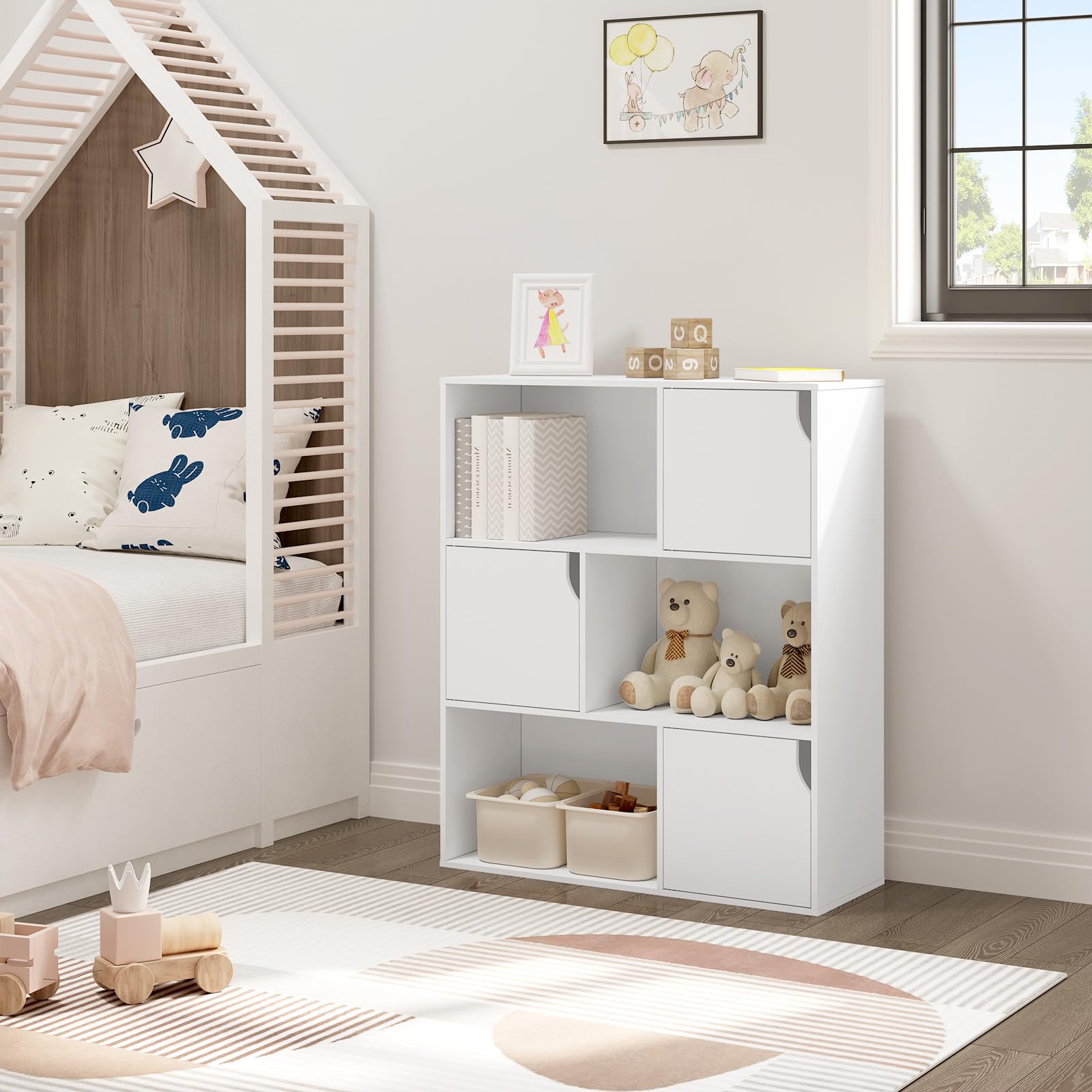eSituro Libreria Autoportante a 6 Scomparti, Porta Libri con Ante, Scaffale a 3 Ripiani Portaoggetti, Divisorio per Ambienti, Ufficio, Studio, Soggiorno, in Legno, 80x30x96cm, Bianco, SBKC0050