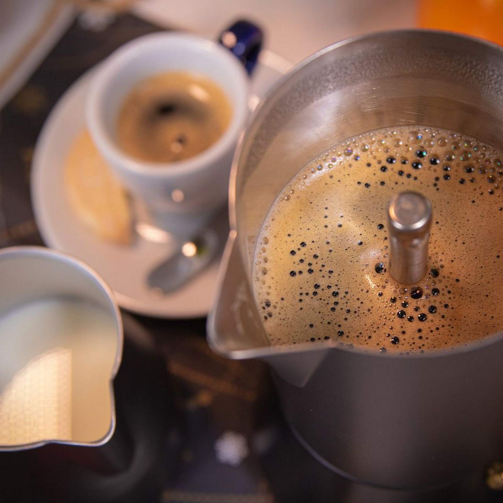 Cilio AIDA Espressokocher 6 Tassen | Edelstahl schwarz, matt | für alle Herdarten, auch Induktion geeignet | Ø 9cm, H:17,5cm | italienische Kaffeemaschine | Cafetera