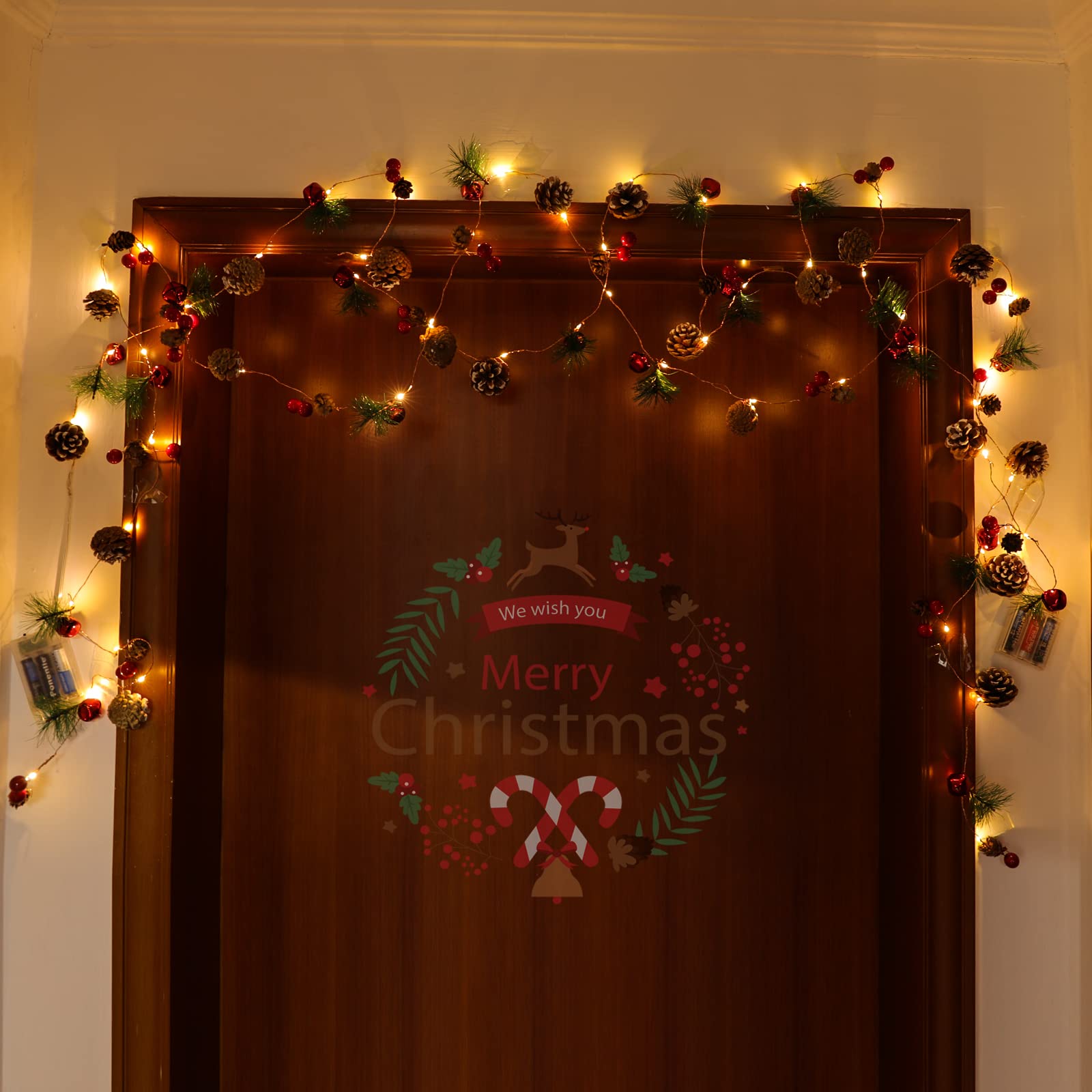 Ghirlanda natalizia con luci a corda, 30 LED, 30 LED, a forma di pigna, campanelle con bacche rosse, decorazioni natalizie per interni per casa e camino, decorazione per albero di Natale