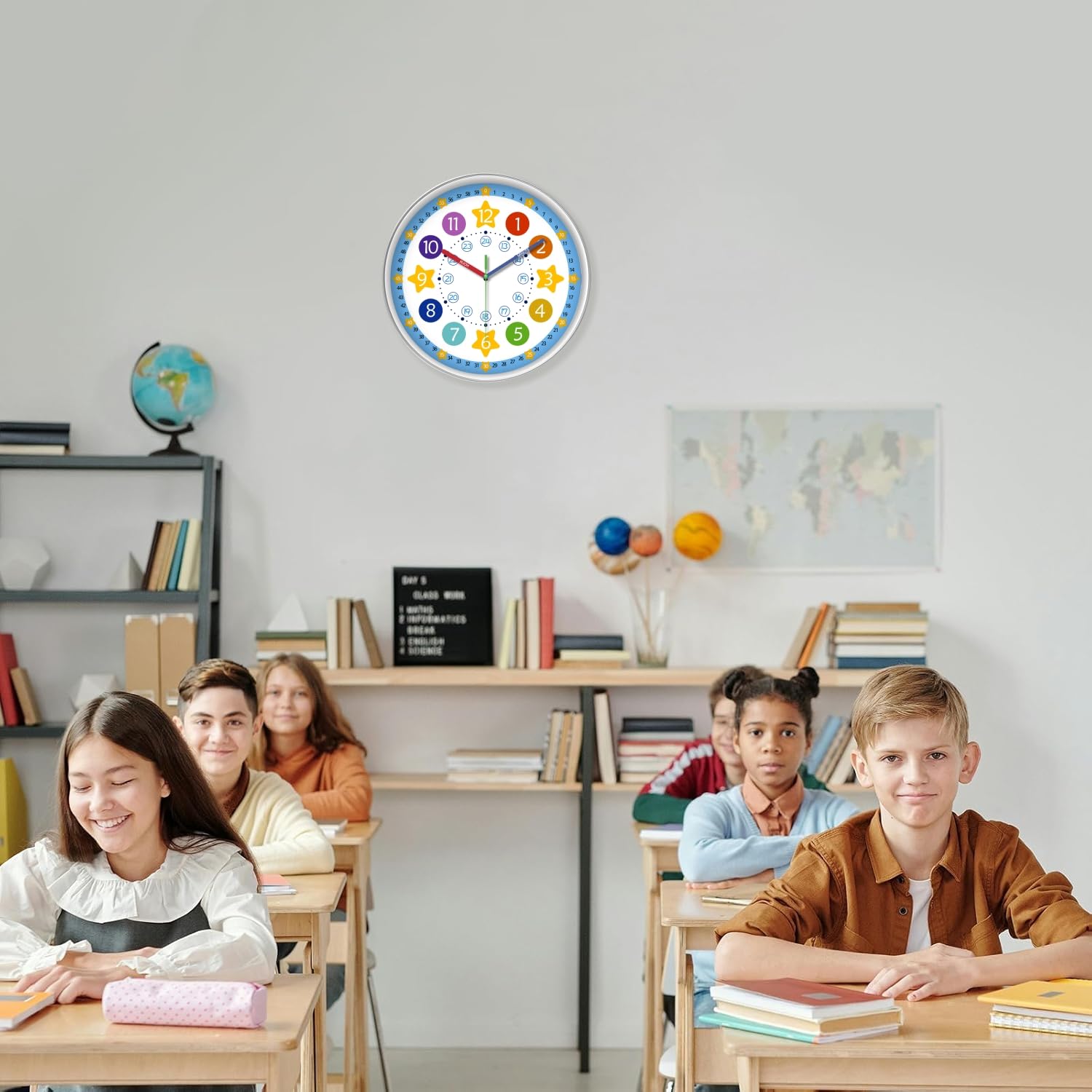 XFM Große Wanduhr für Kinder, 40,6 cm, leise Wanduhren, batteriebetrieben, bunte Wanduhr für Klassenzimmer