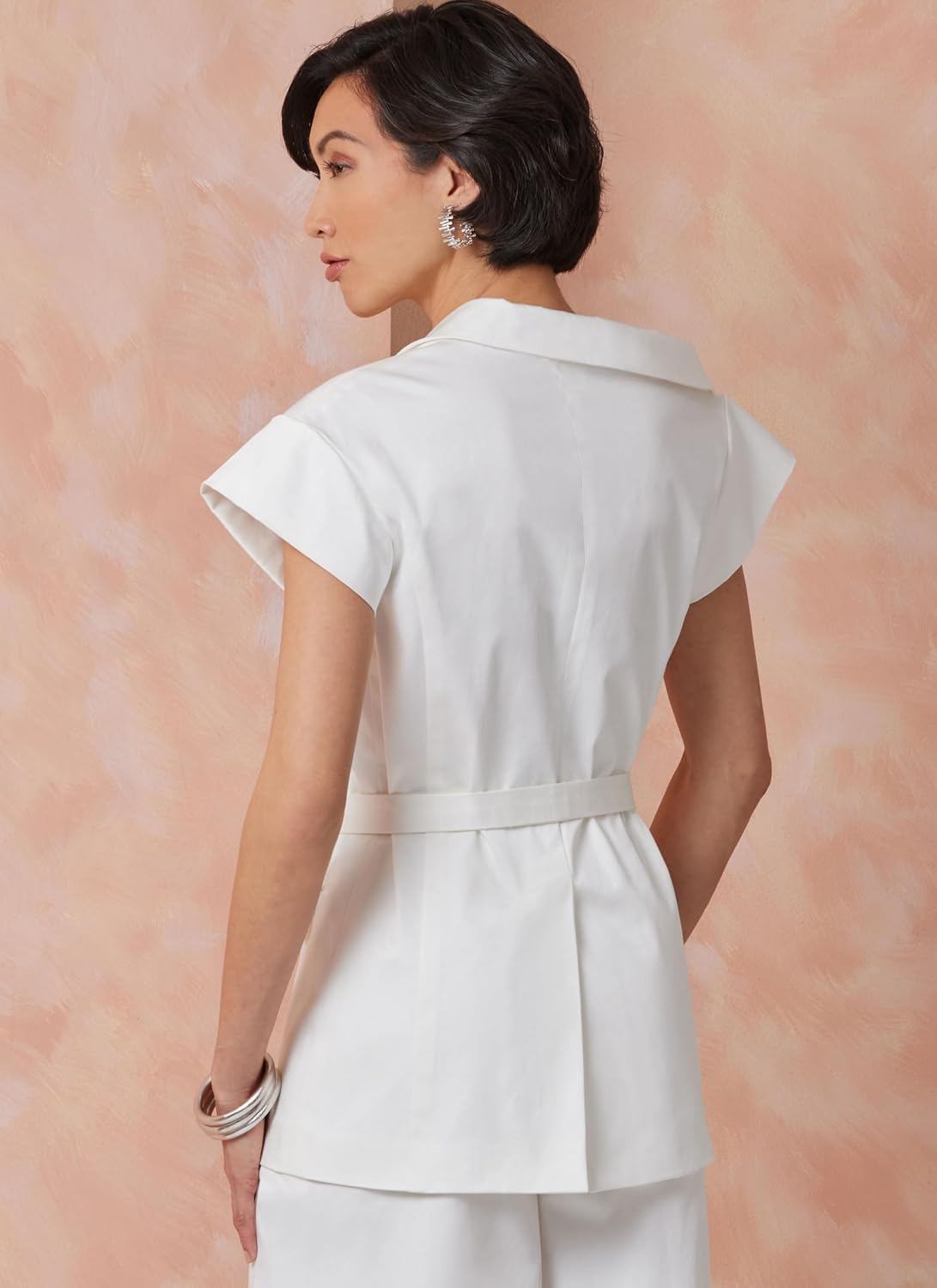 Vogue V2117Y5 Misses' Loose-Fitting Unlined Jacket and Wide Leg Pants Sewing Pattern Packet, Design Code V2117, Sizes 18-20-22-24-26