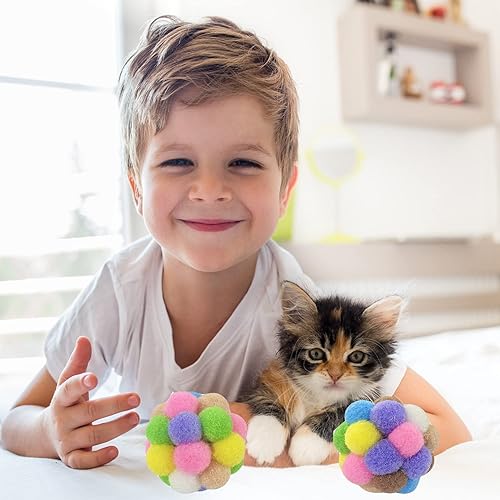 Miniatura 6 de AQSXO Pelotas de juguete para gatos de 2 pulgadas con campana, bolas suaves y coloridas y peludas, juguetes para gatos para interiores, 12 piezas.