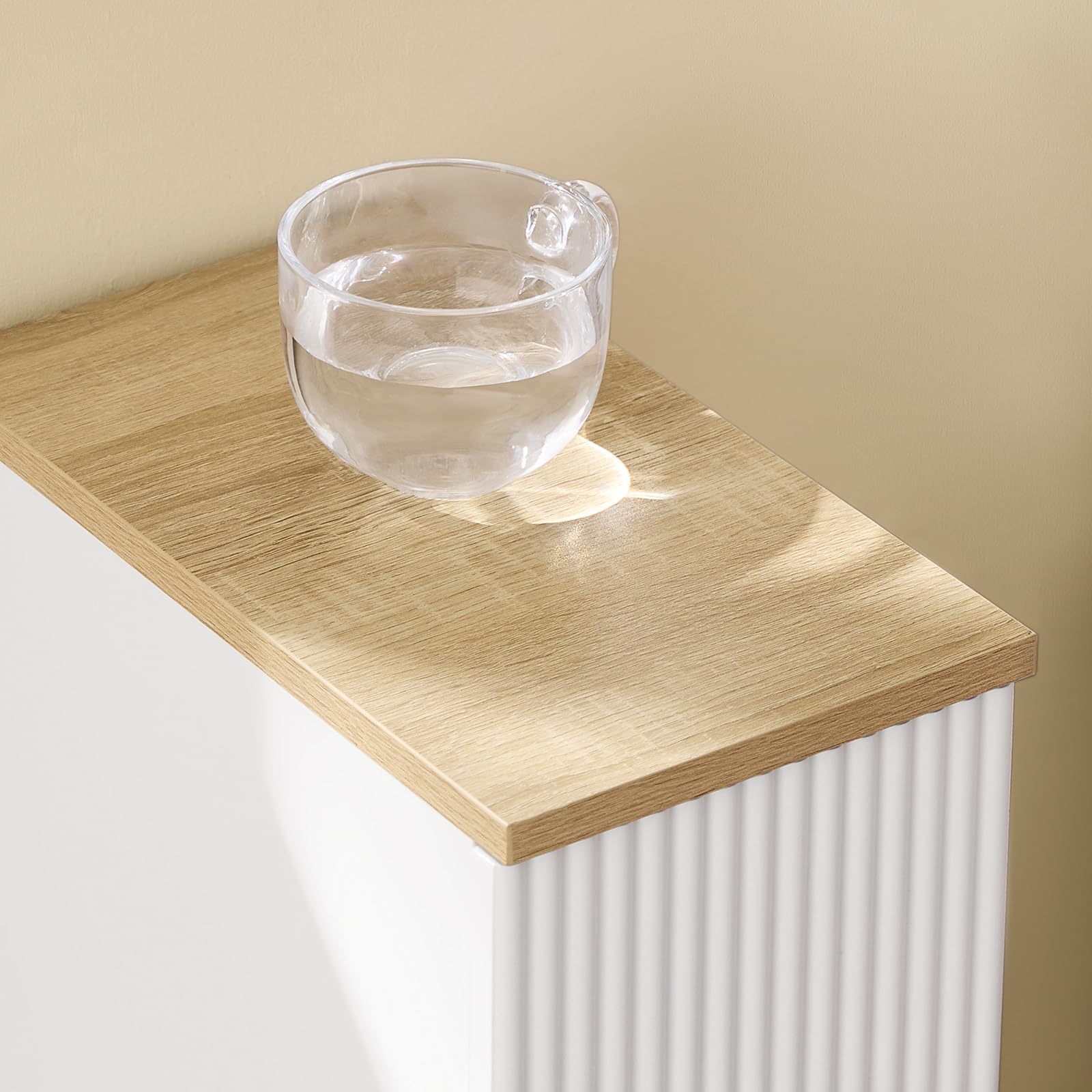 SoBuy Table de Chevet etroite 20cm avec façade ondulée de tiroir 20x35x60cm | Table de Nuit Table d'appoint avec design de plinthe, gain de place pour chambre, salon et petits espaces, Blanc, FBT111-W