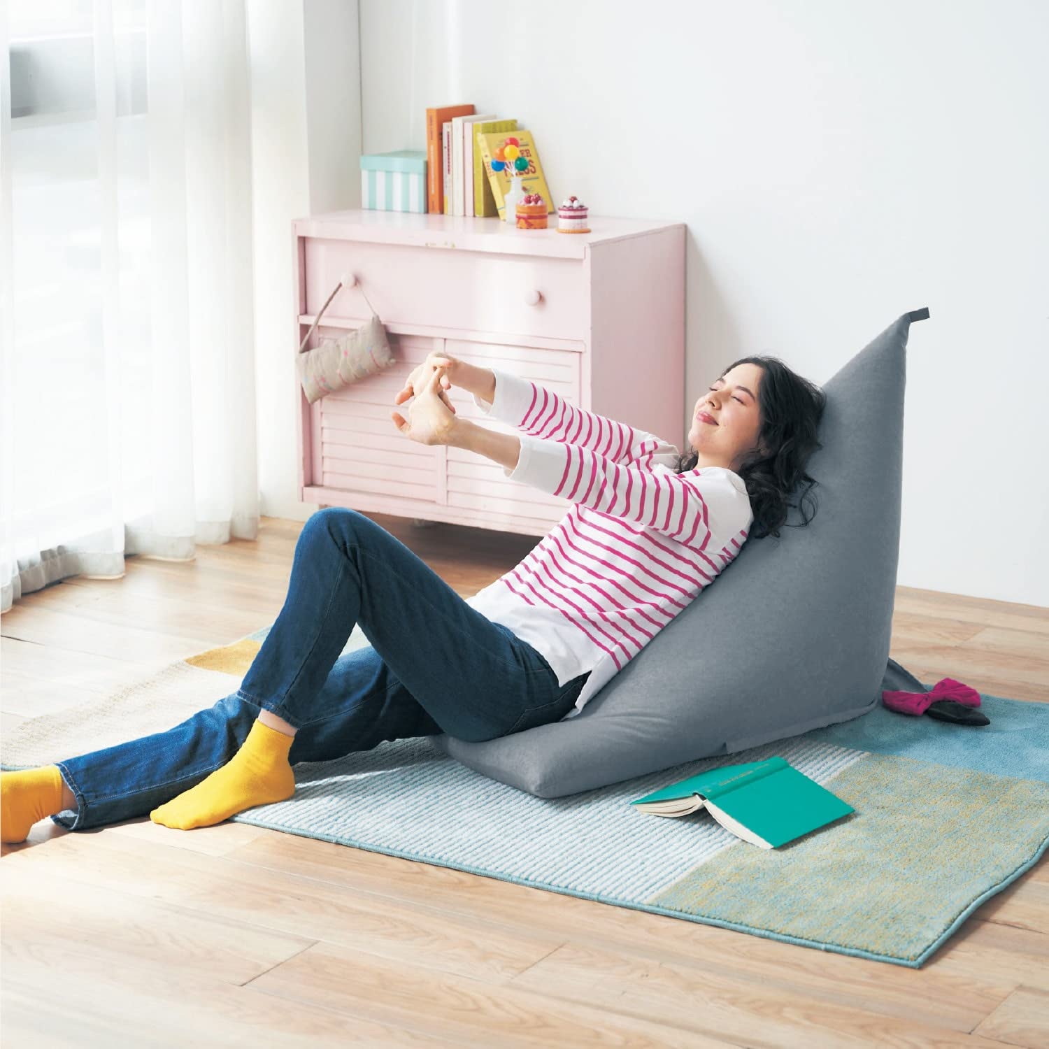 Amazon｜[ベルメゾン] ディズニー ビーズクッション うしろ姿が