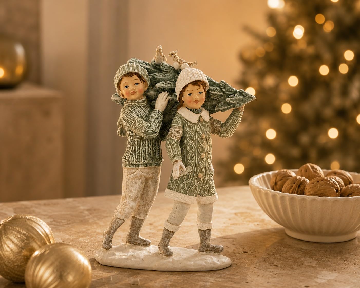 Deko-Figuren Winter-Kinder Mädchen & Junge mit Tannenbaum & Vögeln Pastellfarben Weihnachts-Dekoration in weiß Creme & grün Weihnachten Weihnachtsschmuck Advent Winter Geschenk-Idee