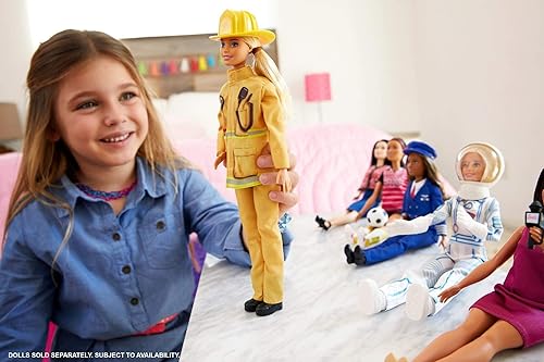 Miniatura 2 de Barbie Muñeca de bombero, rubia, con uniforme de bombero y sombrero