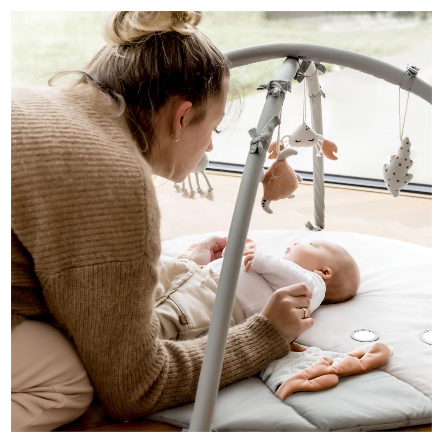 hauck Parque Infantil Bebe Relax N Watch con Arco de Actividades, Gimnasio Bebe Montessori, Manta Actividades Bebe Plegable con Espejos, Animales, Crujidos, Gris