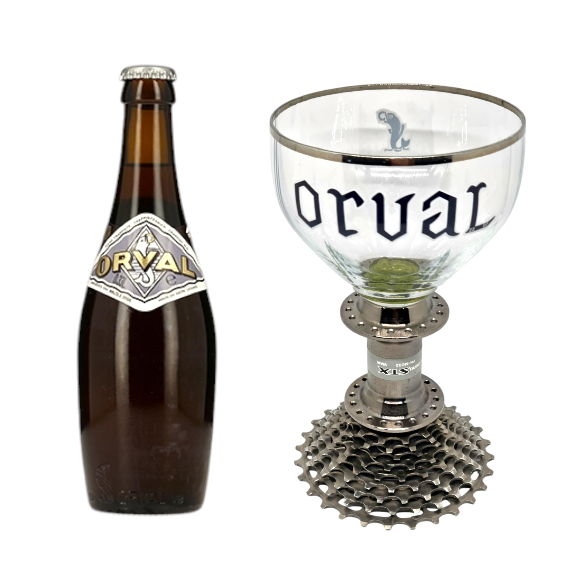 Générique Calice Orval - Art et Design Unique sur Piédestal en Engrenage de Chaîne de Vélo - Verre de Bière Trappiste.