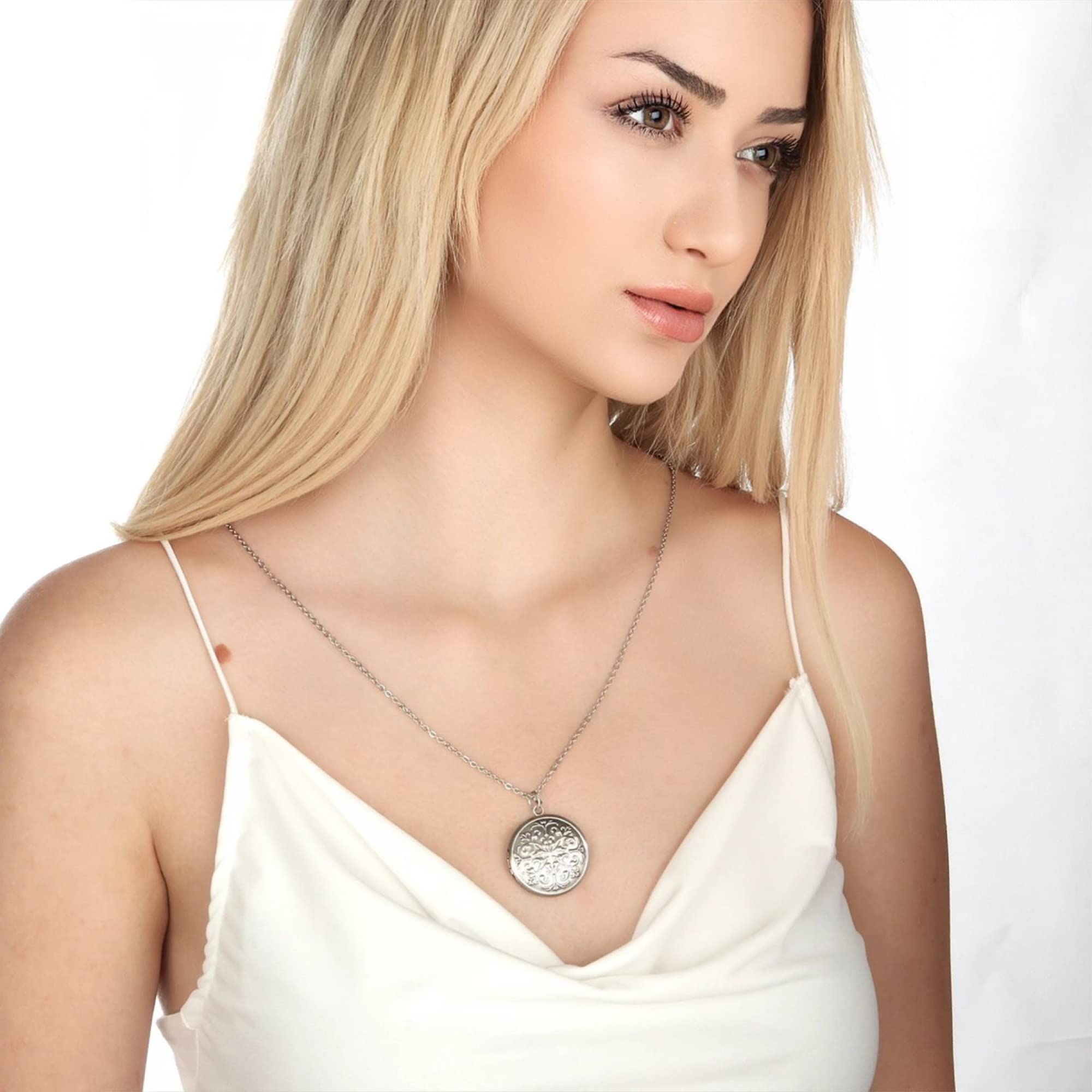 MadamLili - Personalisierbare Kette Foto Medaillon Amulett Aufklappbar - Kostenloser Fotoservice - Alt Silber Optik - Kette 70cm - Handgefertigt - Gravur Schmuck - Namenskette - Exklusive Schmuckbox