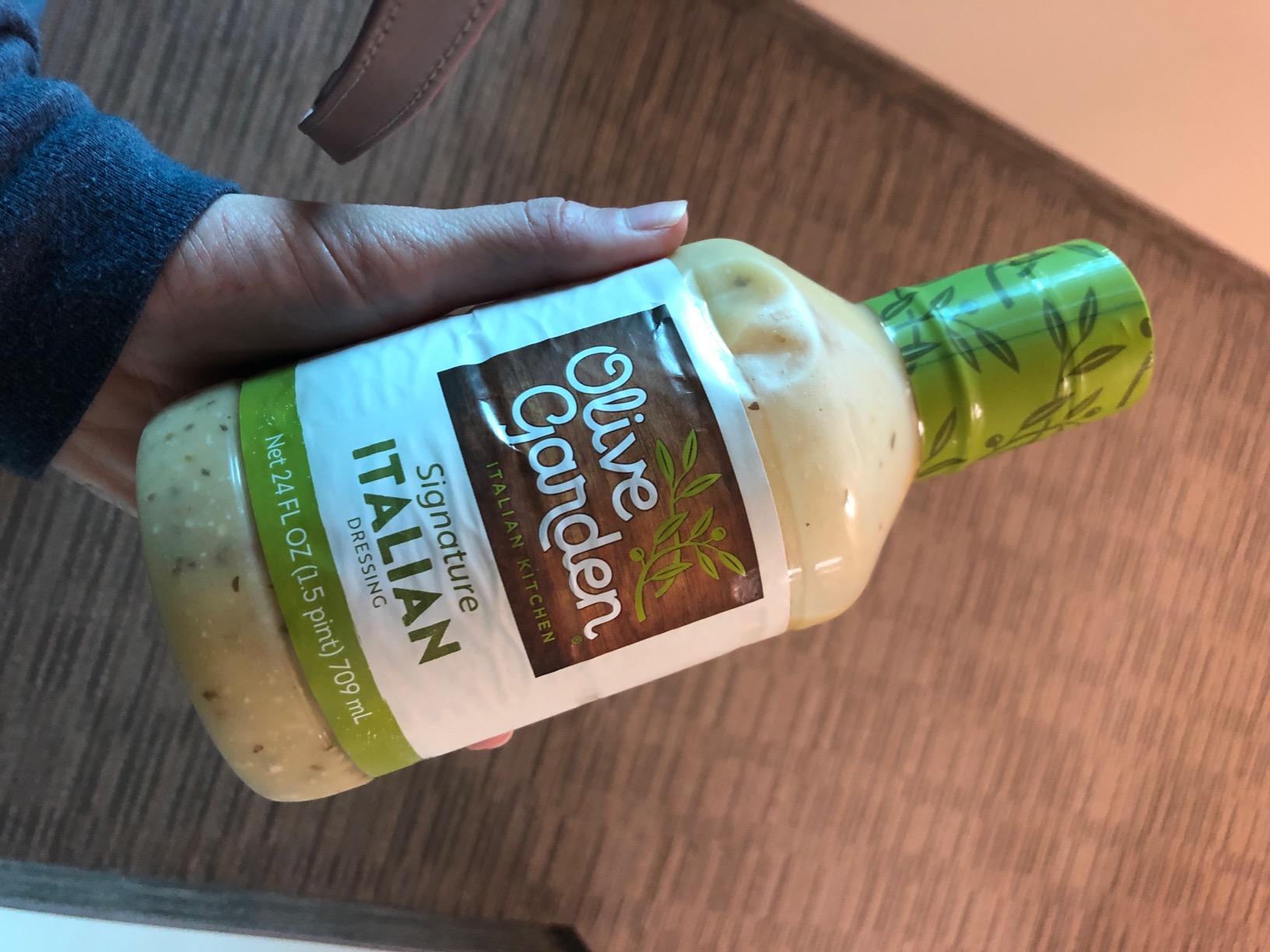 Olive Garden Light Italian Dressing, 16 oz (Pack of 2