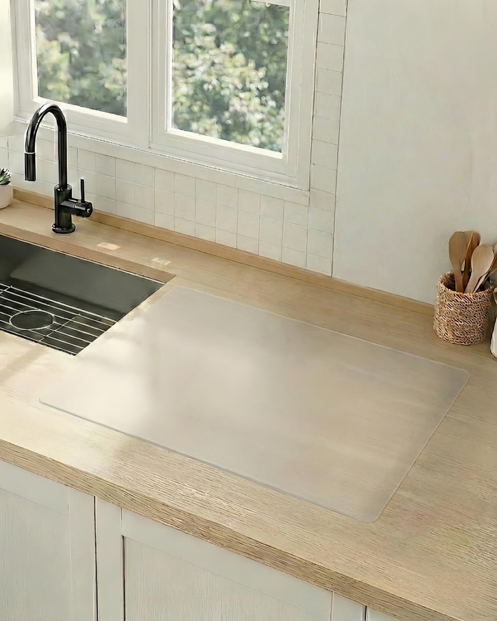 KaiwayInno シリコンマット キッチン 半透明 40x60cm 【耐熱260℃ / 耐冷-60℃・滑り止め】調理台 保護シート傷防止 拭ける 食洗機対応 家電下敷きマット
