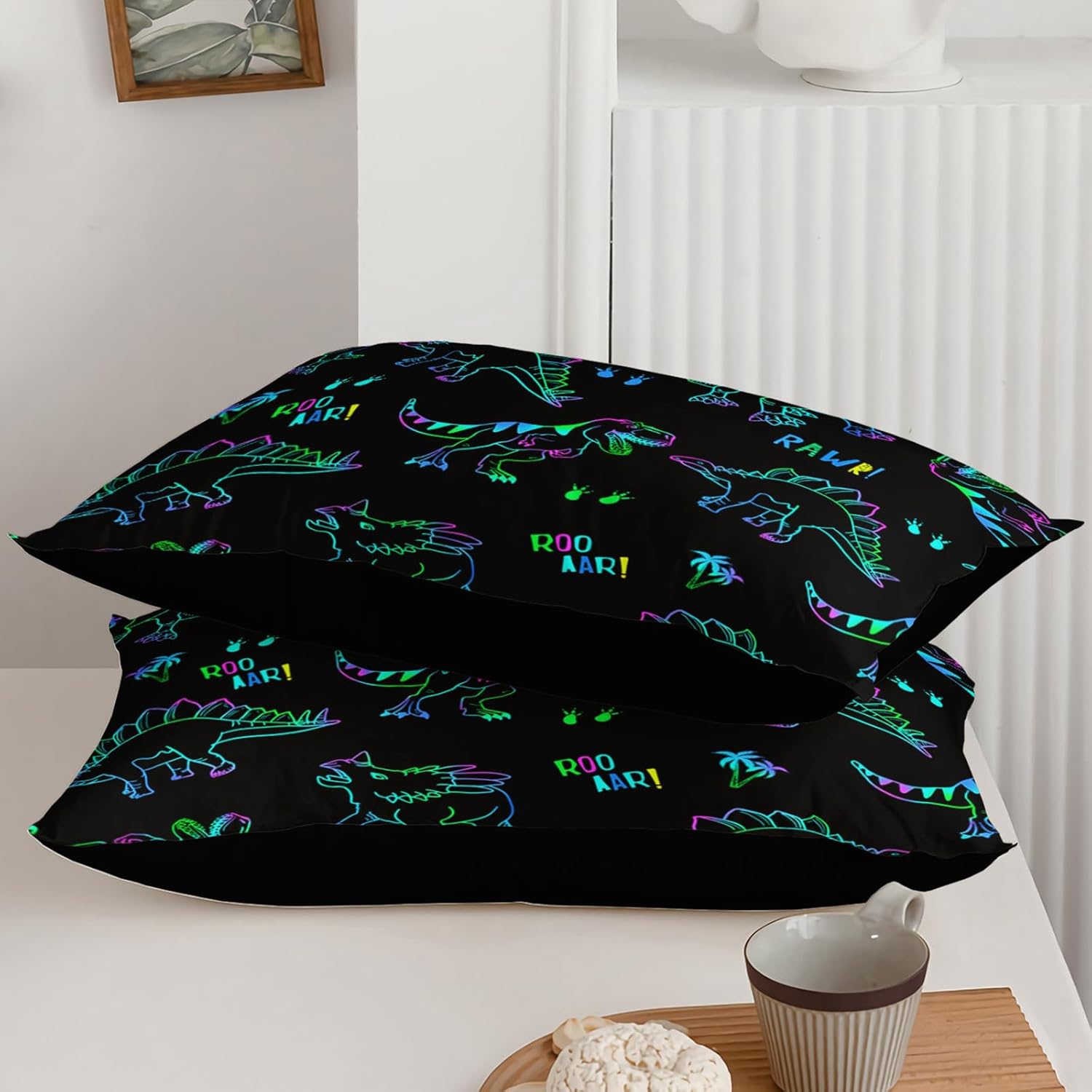 QOOMO Jurassic Dinosaur Kids Bedding Set, Black Cartoon Animals Comforter Queen Size, Suitability Girs and Boys Black Decorate a Room 1 Comforter Set 2 Pillowcases