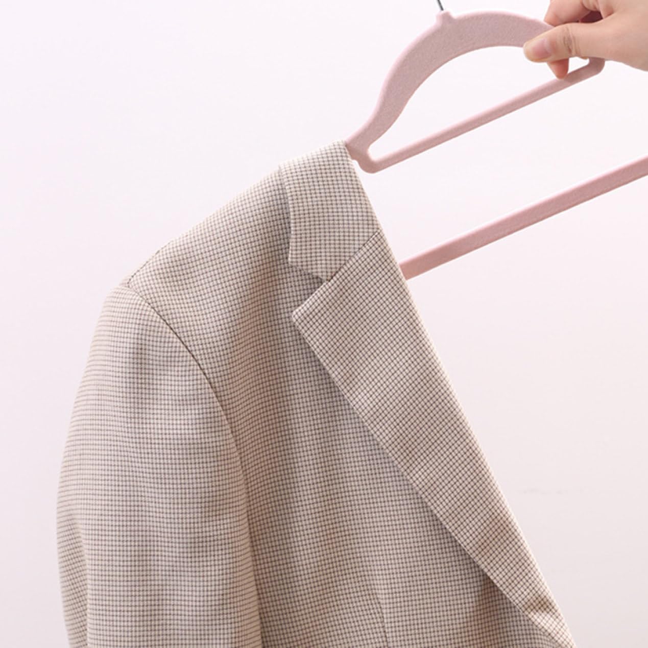 Amazon.co.jp: ハンガー すべらない かたくずれ防止 30本組 グレー シルバー ハンガー ズボン コート 跡がつかない 変形にくい  物干し すべらない 曲がらな 超強い荷重 2 ストア : ホーム＆キッチン ハンガー すべらない かたくずれ防止 30本組 グレー1 グレー シルバー ハンガー ズボン コート 跡がつかない 変形にくい 40