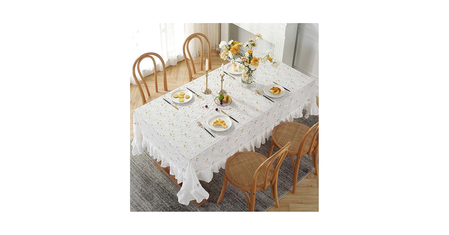 アキアカネ　フリル付き花柄刺繍テーブルクロス アキアカネ フリル付き花柄刺繍テーブルクロス アキアカネ