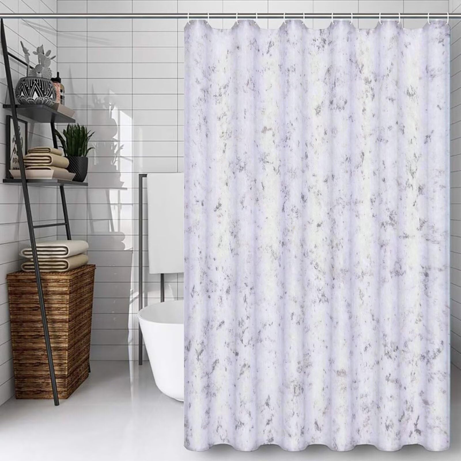 Rideau de douche floral beige pour une ambiance hôtel