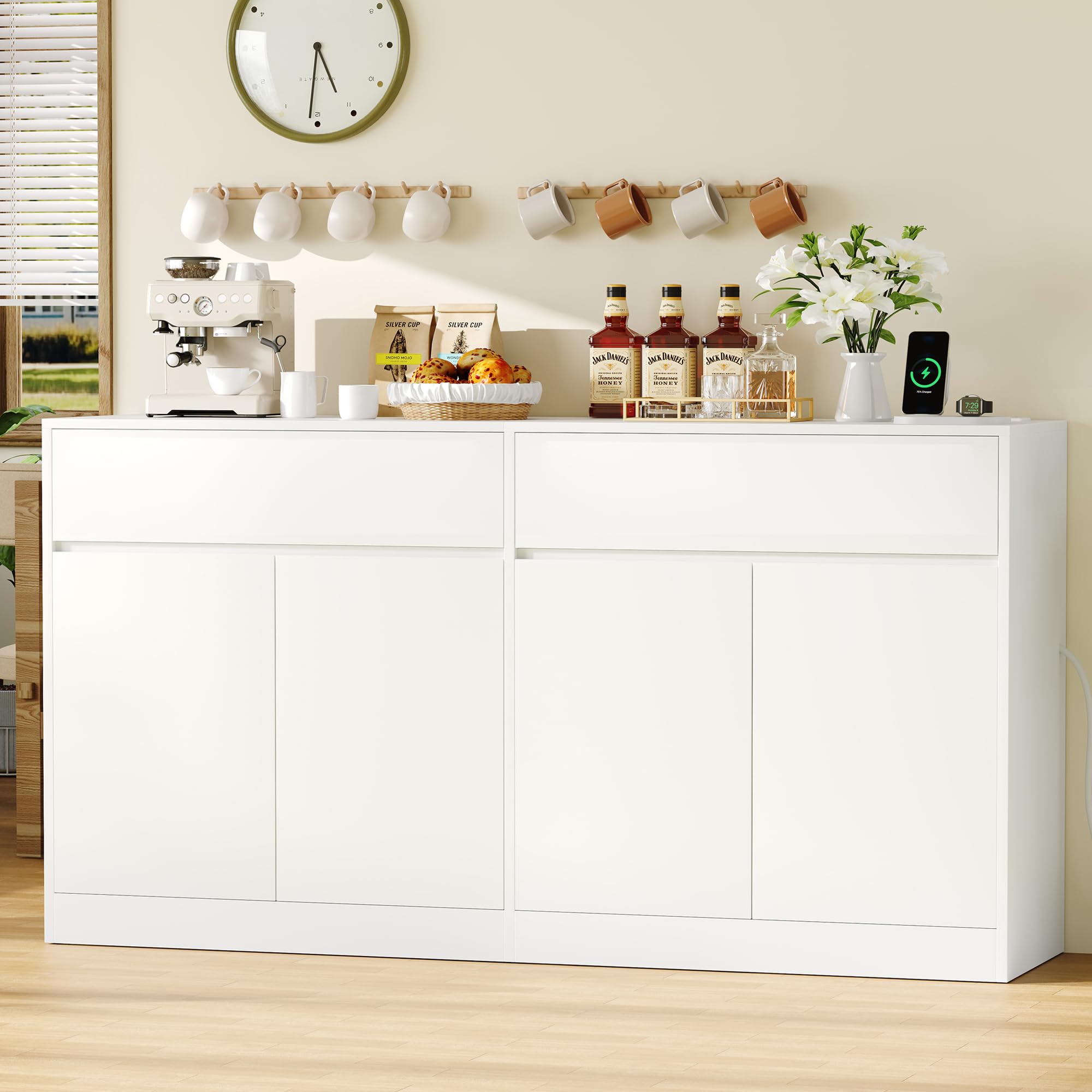 BEWISHOME Aparador Cocina, Aparadores para Salon con Toma de Corriente | 140x80x40cm mueble auxiliar de cocina, mueble cocina con 4 Puertas 2 Cajones y Estante Regulable para Salón Comedor Blanco