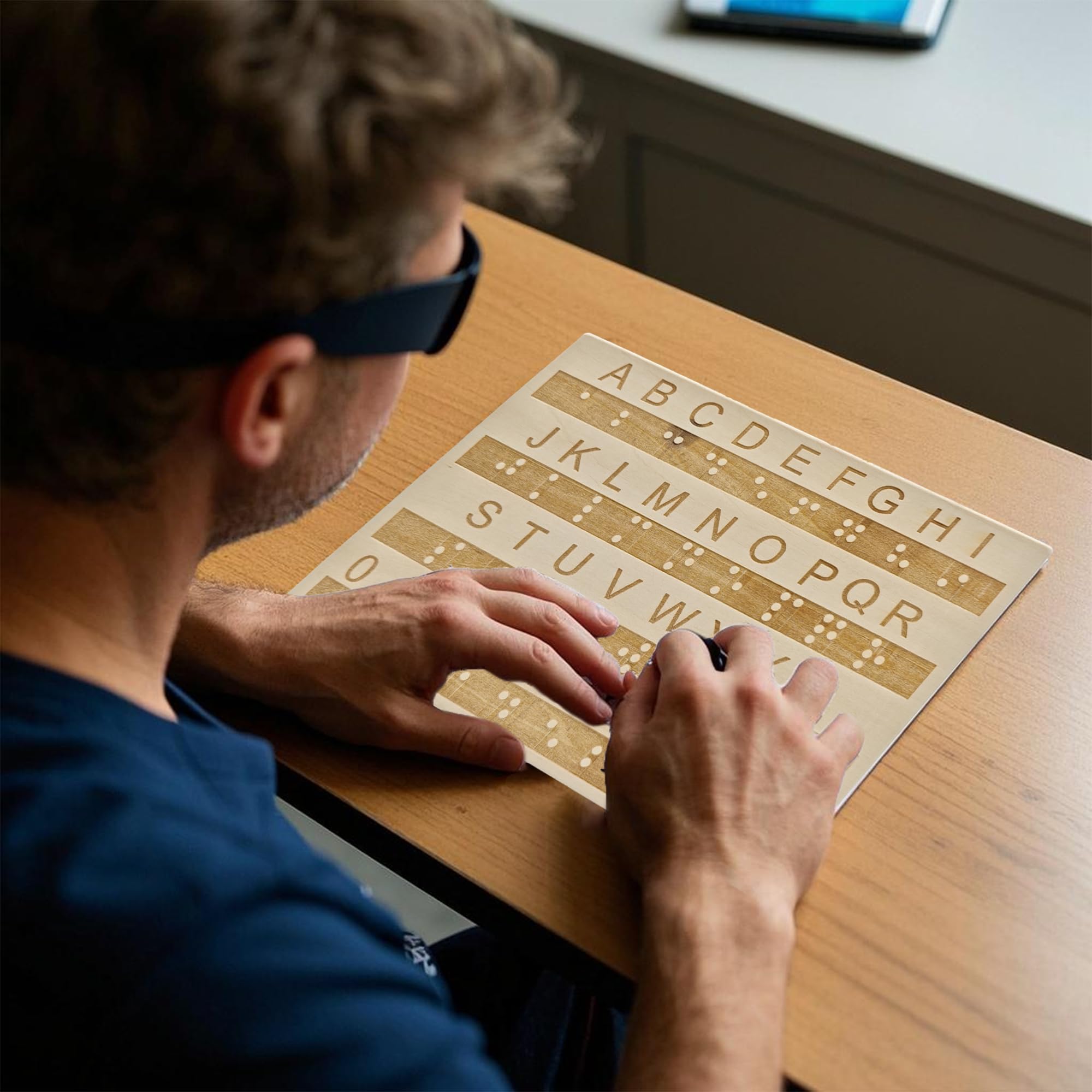 Braille De Madera Tablero Del Alfabeto Braille De Letras De Madera Que Practican Braille Letras Y Números Herramientas De Aprendizaje De Braille para Discapacidad (Madera, 22 x 16 CM)