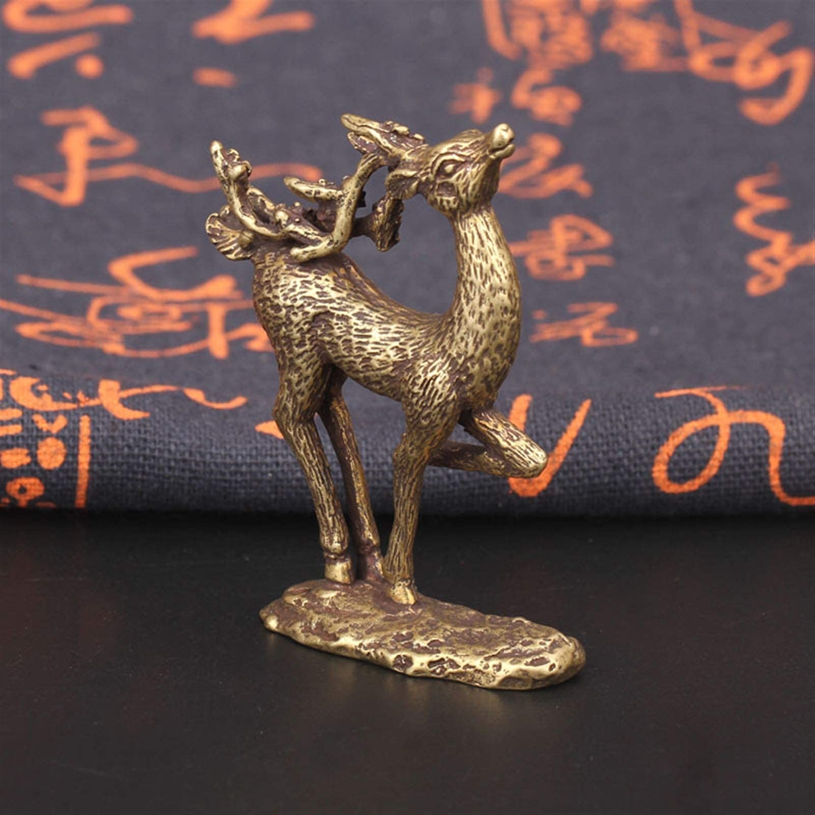 Statue di animali in oro antico Ornamenti in rame retrò Bonsai Micro paesaggio Decorazioni da tavolo per la casa Figurine Statua in miniatura in ottone per animali da tè