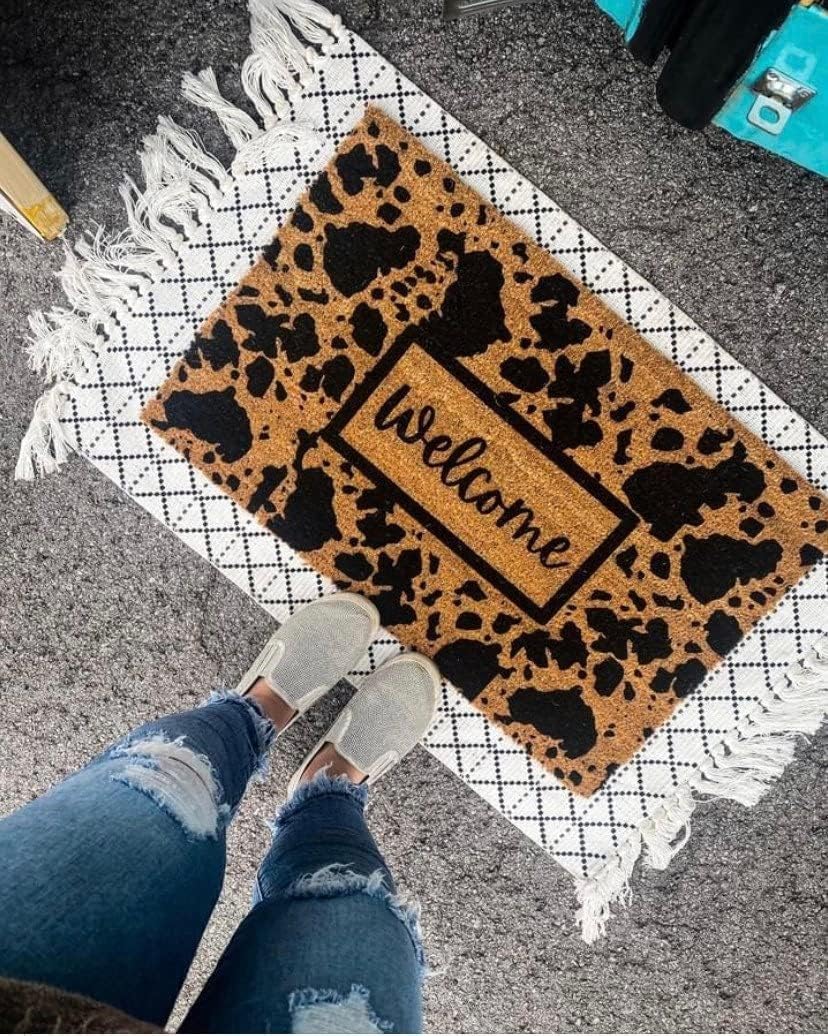 Cow Pattern Welcome Front Doormat | Outdoor Porch Decor, Indoor Floor Mats | Washable Entrance Mat for Front Door, Bedroom, Kitchen, Bathroom | 20x32