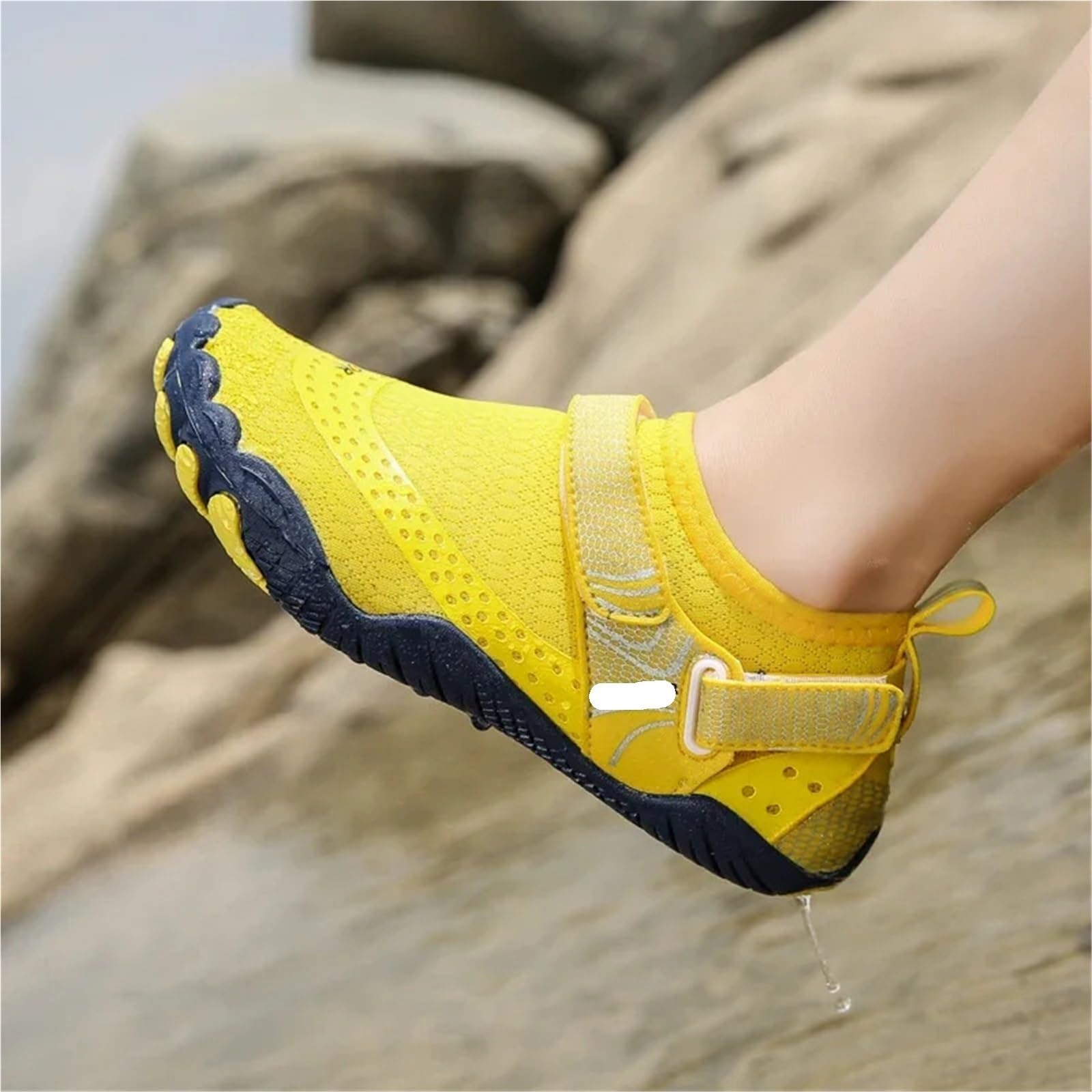 Uomo Donna Scarpe da Acqua Scarpe da Cinque Dita Antiscivolo ad Asciugatura Rapida Scarpe da Acqua for Bambini all'aperto Nuoto a Piedi Nudi Scarpe da Ginnastica Leggere per Sport(Black,38)