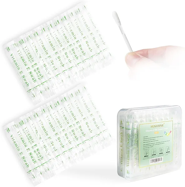 100Pcs Lips Oil Cotton Swabs Disposable Oil Q-tip Applicators for Protect Lip Gum Anti-Dry Moisture Use Before Teeth Whitening