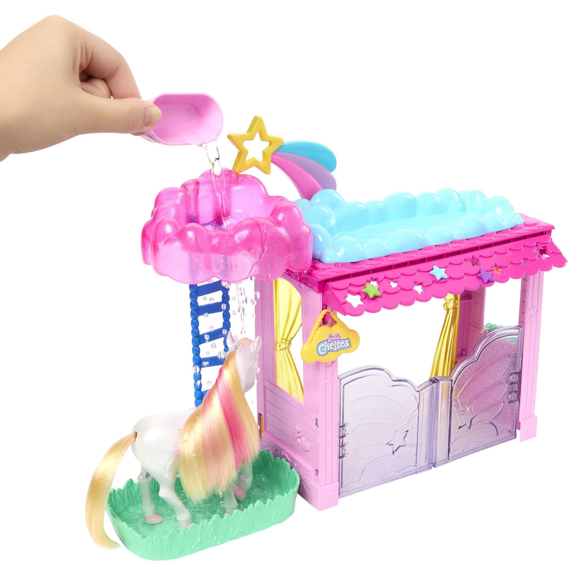 Barbie - Playset Chelsea Un Tocco di Magia, set con stalla, 1 bambola Chelsea, unicorno Pegaso, 1 coniglietto e tanti accessori, giocattolo per bambini, 3+ anni, HNT67