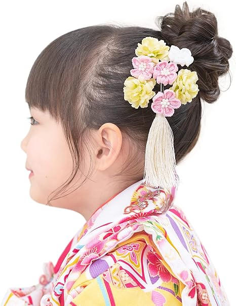Amazon Soubien ソウビエン 七五三 髪飾り 3歳 7歳 黄色系 ライトイエロー 梅 花 コサージュ 小ぶり 縮緬 つまみ細工 スリーピン 房飾り タッセル ヘアアクセサリー 着物 浴衣 通販