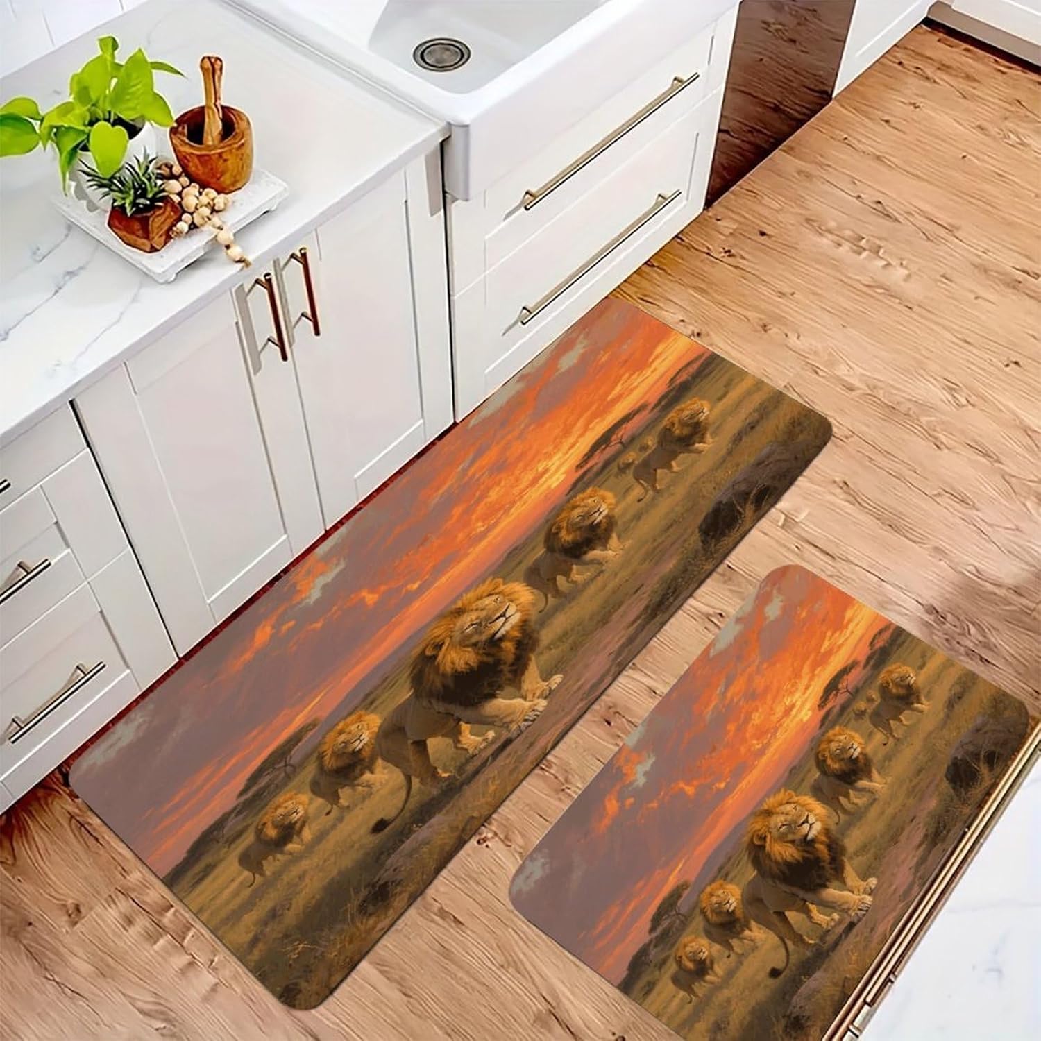 Lion Kitchen Mat Set of 2 Ergonomic Comfort Velvet Rugs Cushioned Anti-Fatigue Non-Slip Standing Mats Thick Kitchen Floor Mat Carpet Runner Rugs 16"×24"+17"×47"