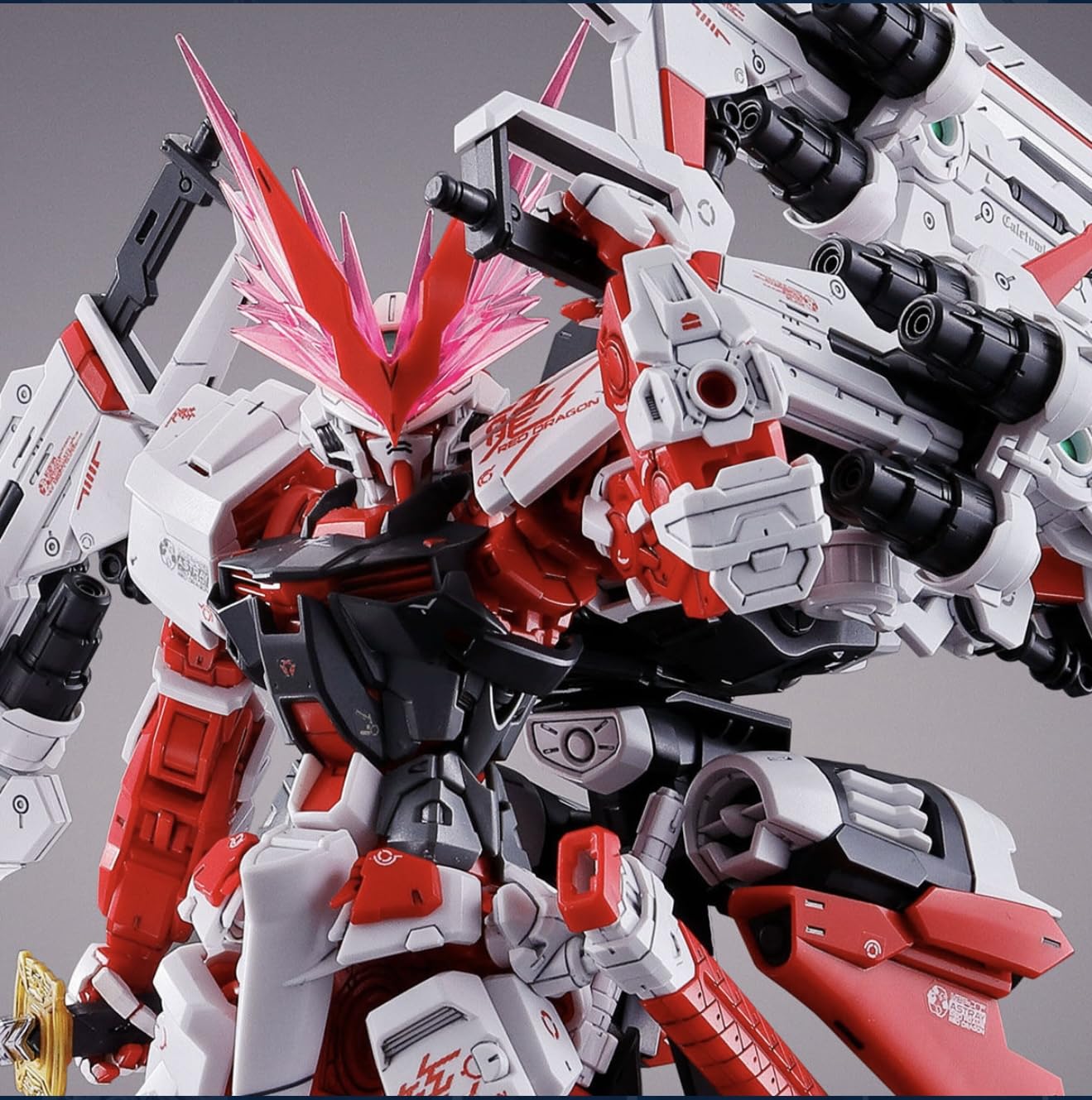 BANDAI - MG 1/100 MBF-P02 ガンダムアストレイ レッドドラゴン Amazon.com: BANDAI 1/100 MG MBF-P02 Gundam Astray Red Dragon