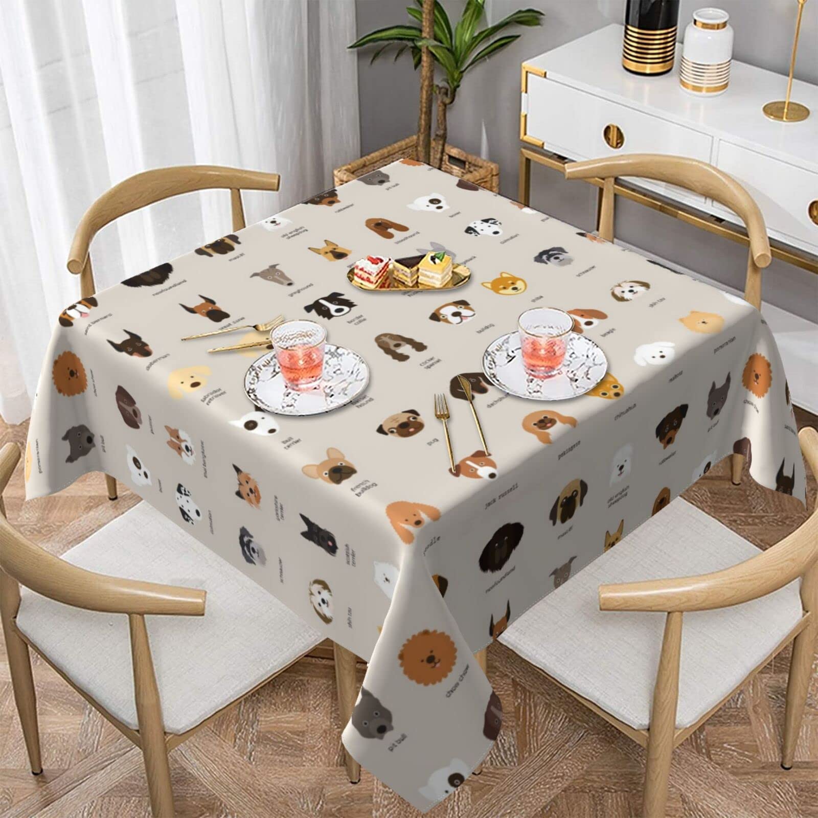 Nappe carrée imprimée chien pour repas conviviaux en salle à manger